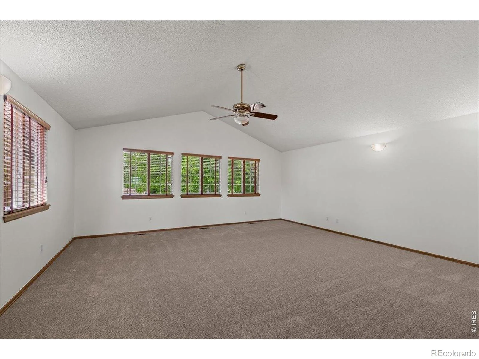 12700 Utica Circle Broomfield CO 80020 MLS #REC6053707 07062026040317 1600 24