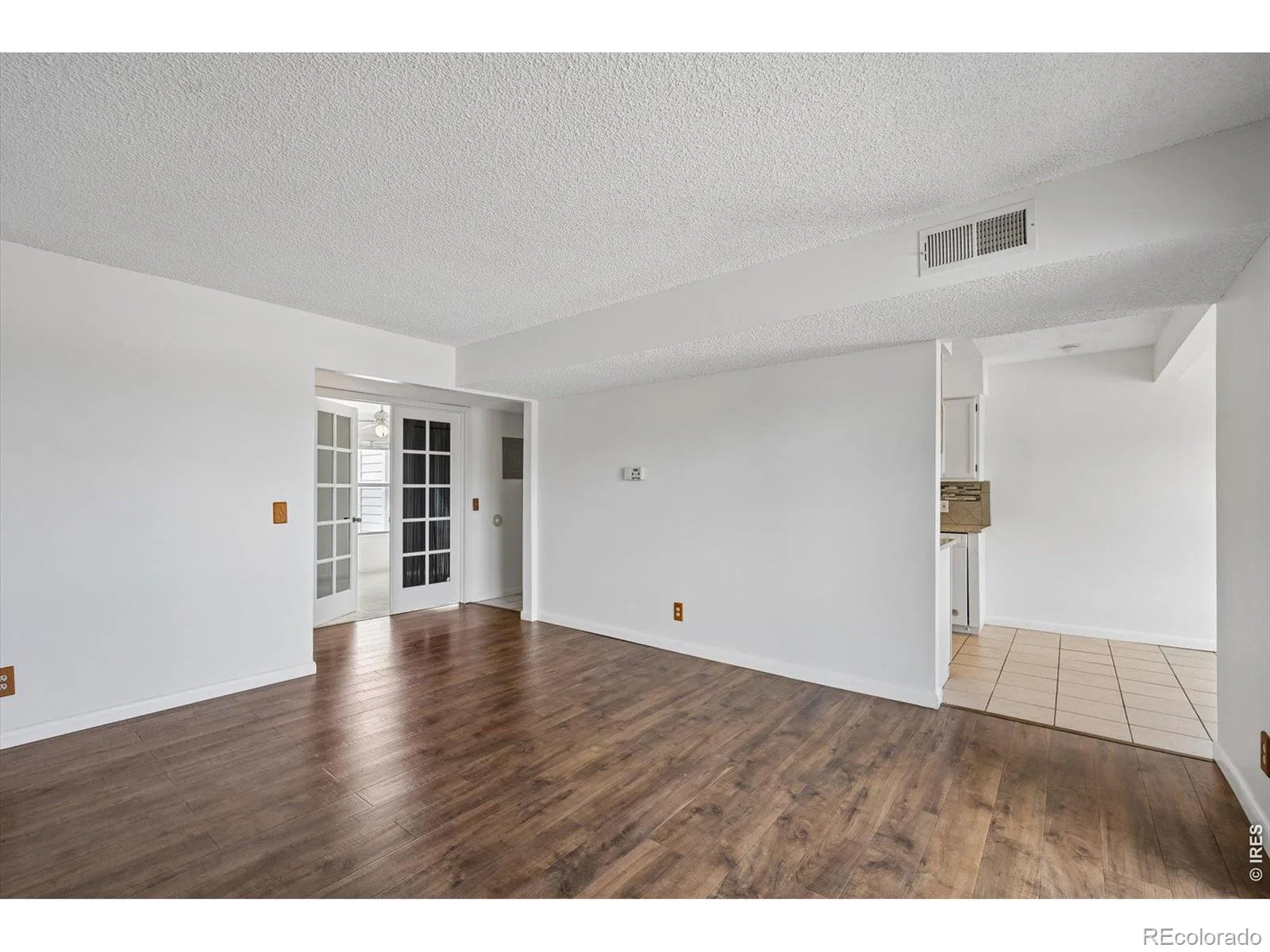 3121 S Tamarac Drive #208 #H Denver CO 80231 MLS #RECIR1060774 06102026180602 1600 12