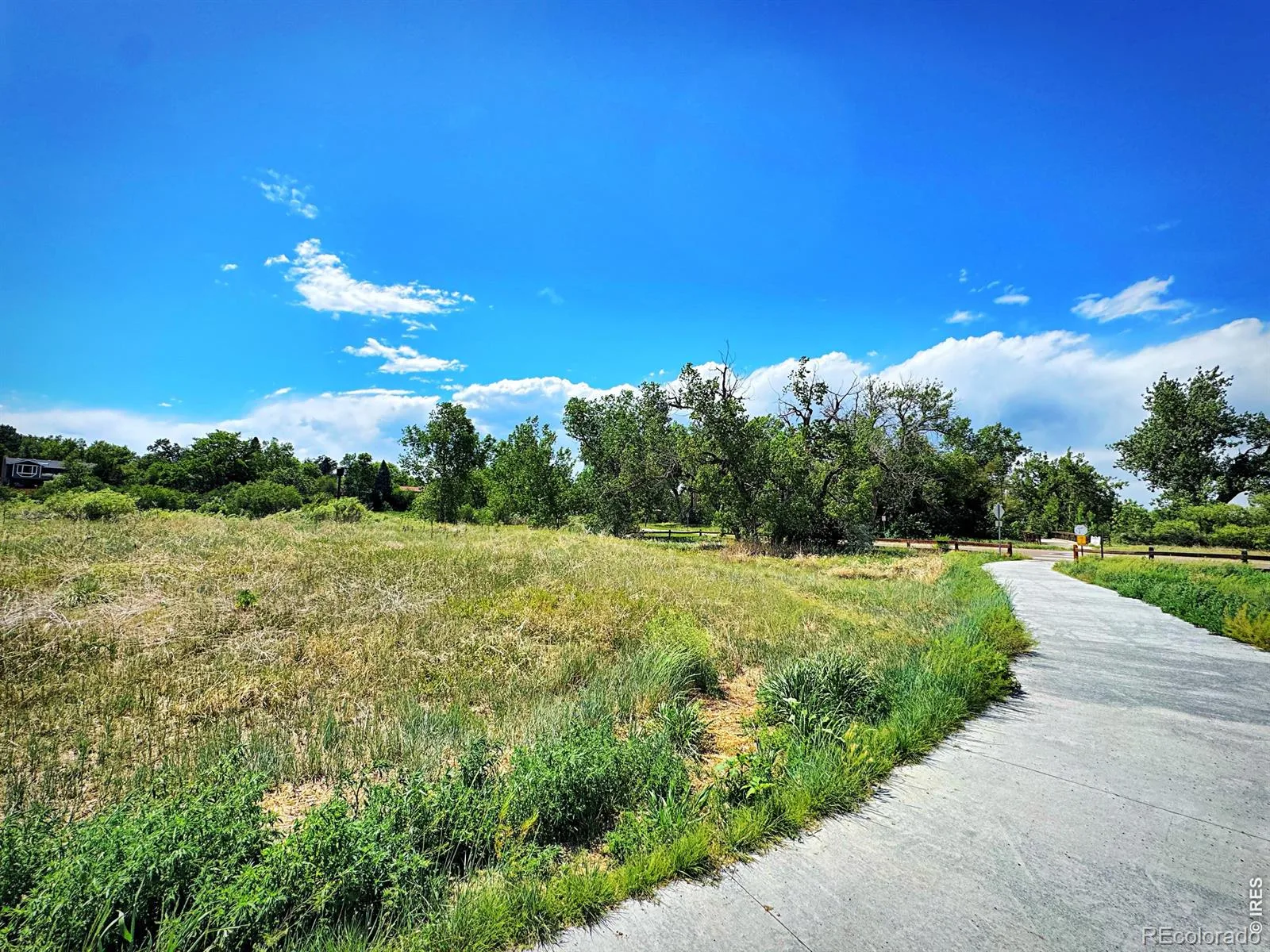 3121 S Tamarac Drive #208 #H Denver CO 80231 MLS #RECIR1060774 06102026180602 1600 42