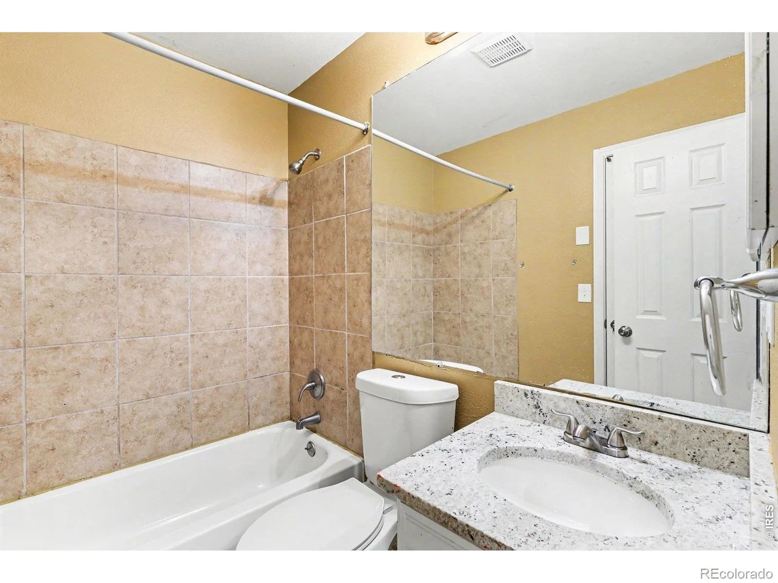 2220 S Jasper Way #B Aurora CO 80013 | MLS #RECIR1060799 06042026141658 1600 13
