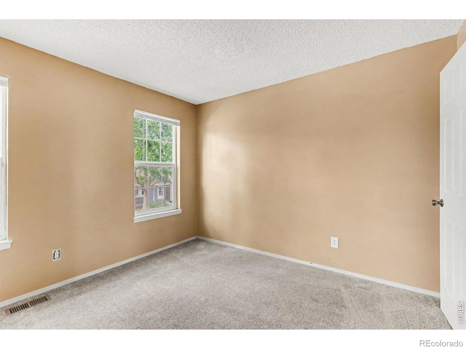 2220 S Jasper Way #B Aurora CO 80013 | MLS #RECIR1060799 06042026141658 1600 8