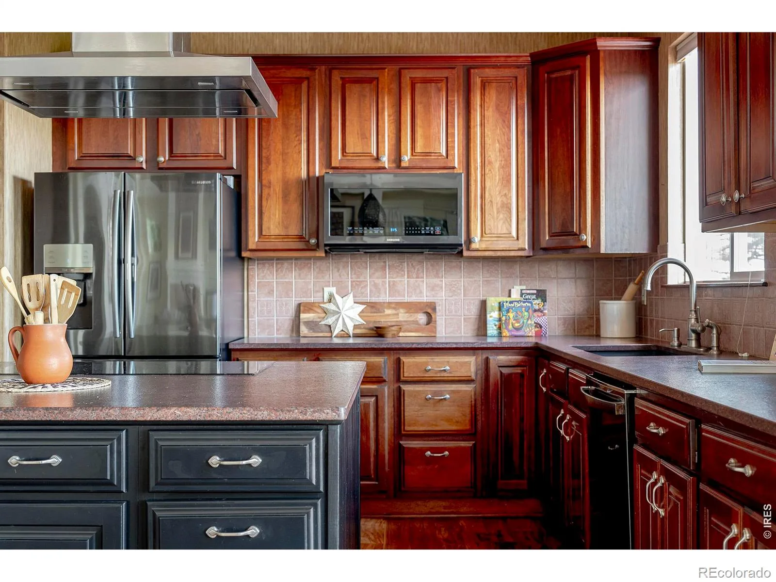 1816 Alpine Street Longmont CO 80504 MLS #RECIR1060827 06042026141840 1600 9