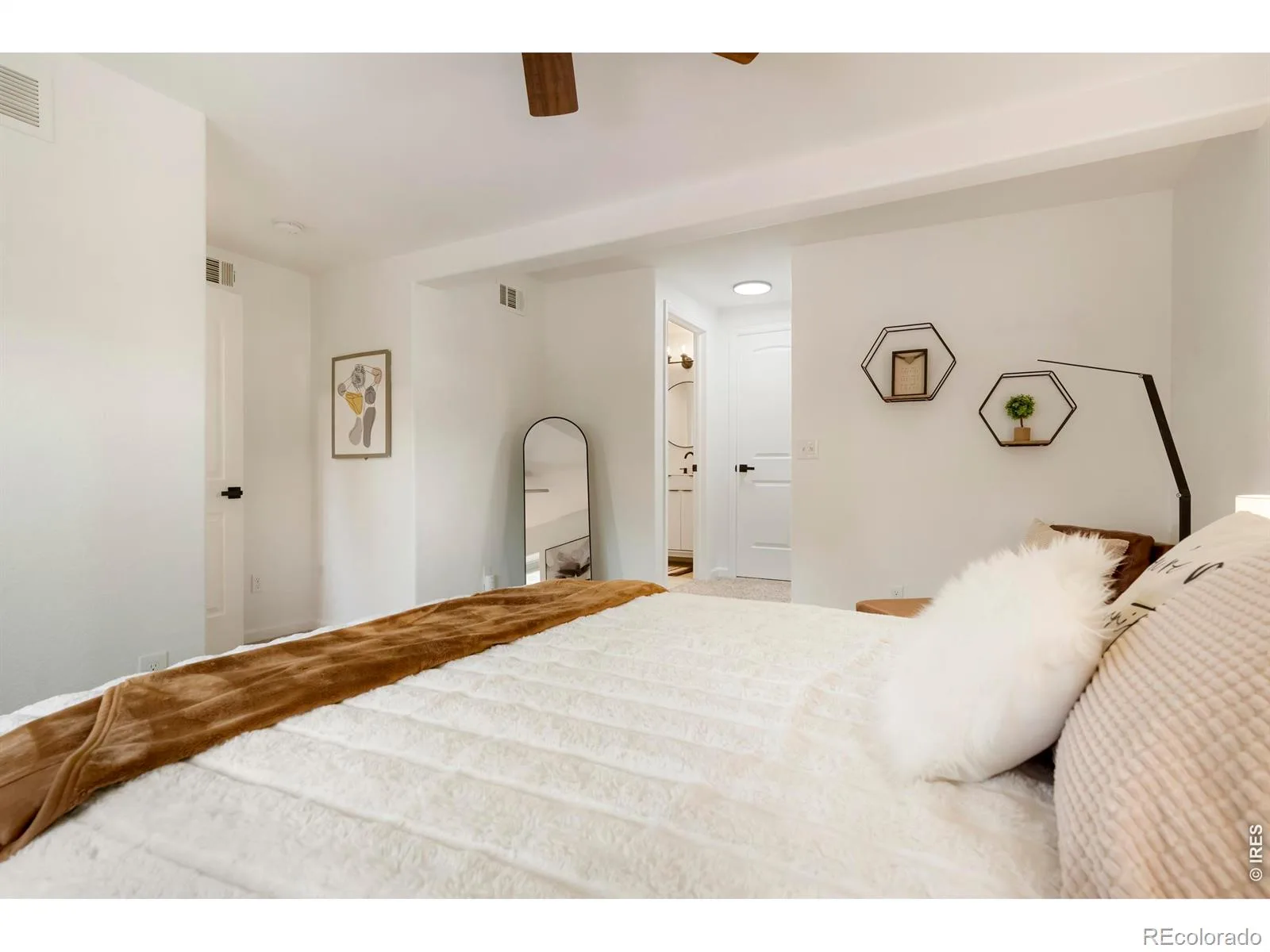 814 Baker Street Longmont CO 80501 MLS #RECIR1060828 06042026141241 1600 12
