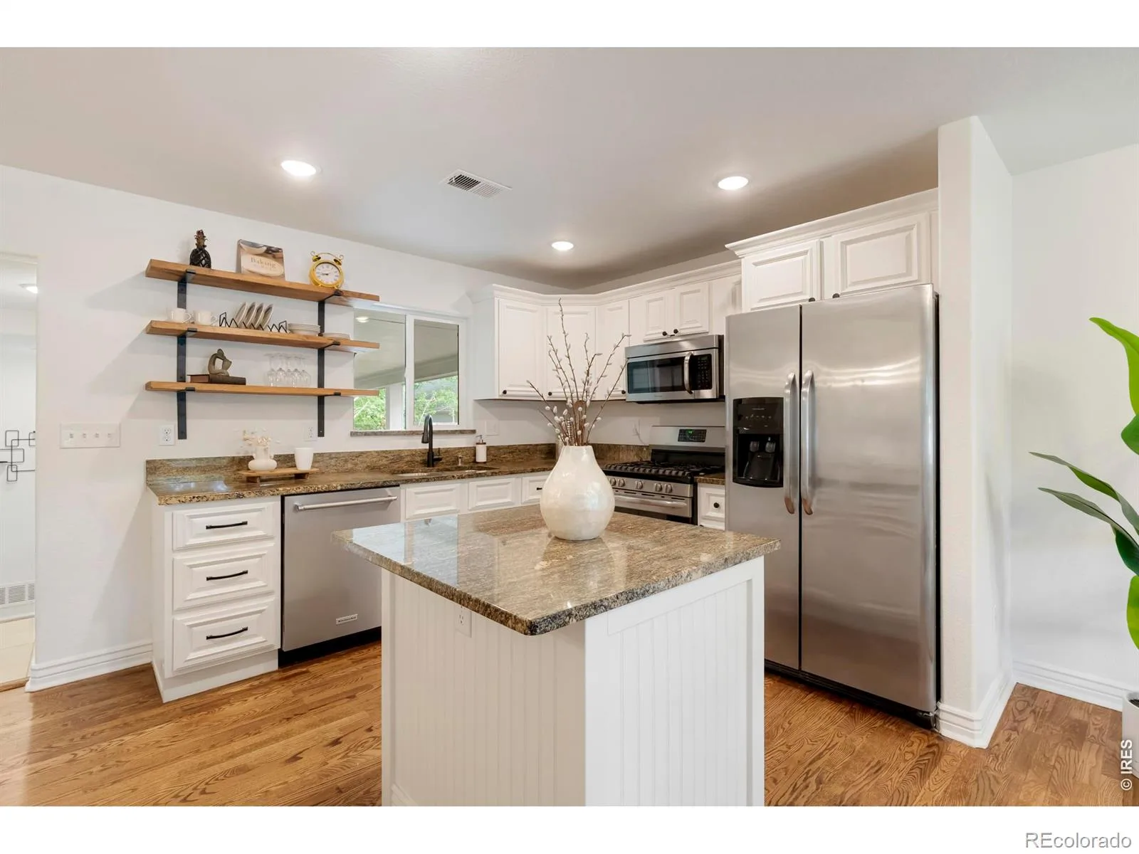 814 Baker Street Longmont CO 80501 MLS #RECIR1060828 06042026141241 1600 6