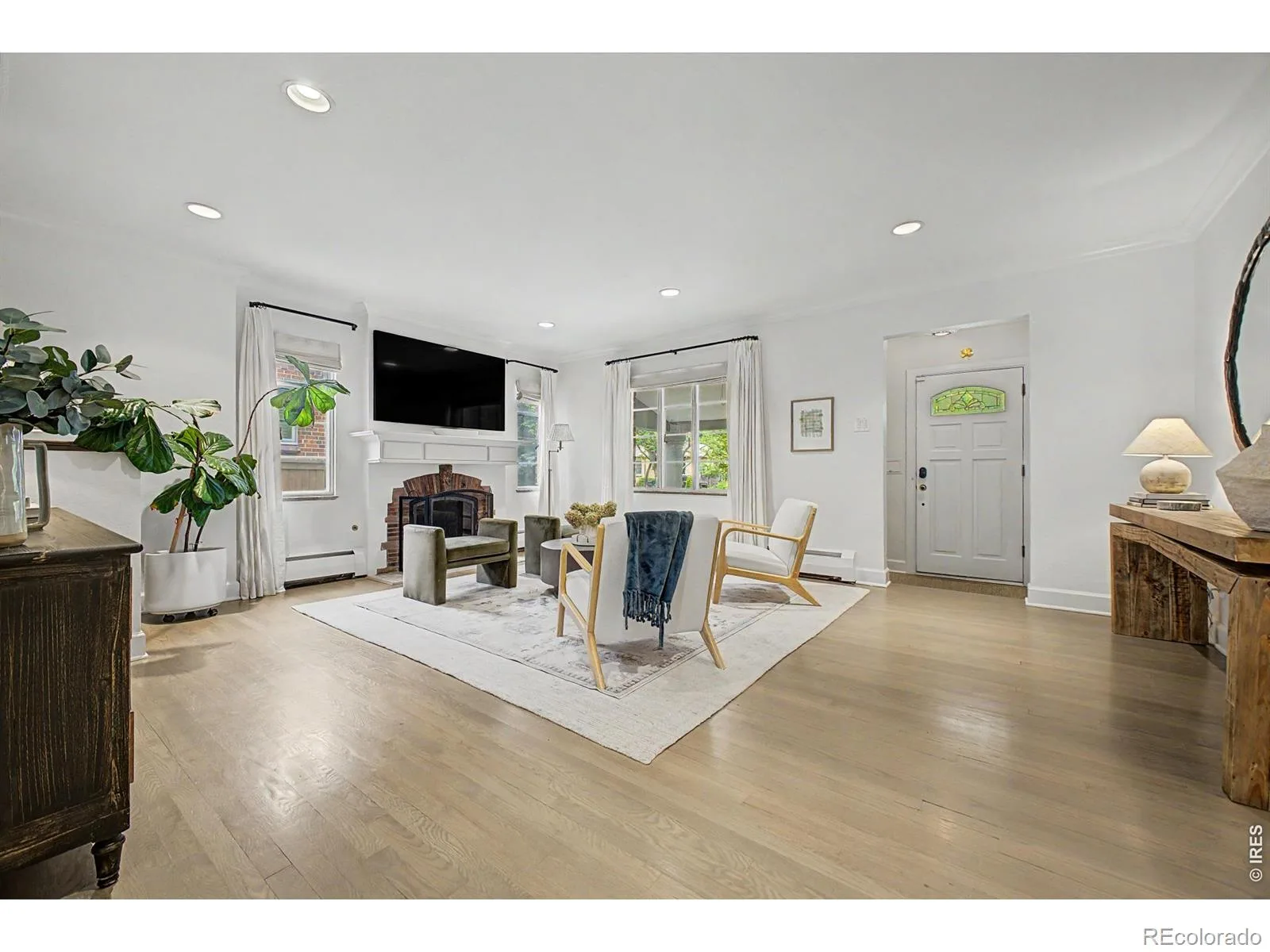 910 S Euclid Way Denver CO 80209 MLS #RECIR1060857 06082026220031 1600 2