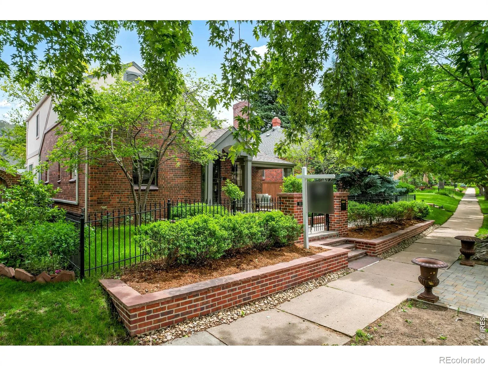 910 S Euclid Way Denver CO 80209 MLS #RECIR1060857 06082026220031 1600 40