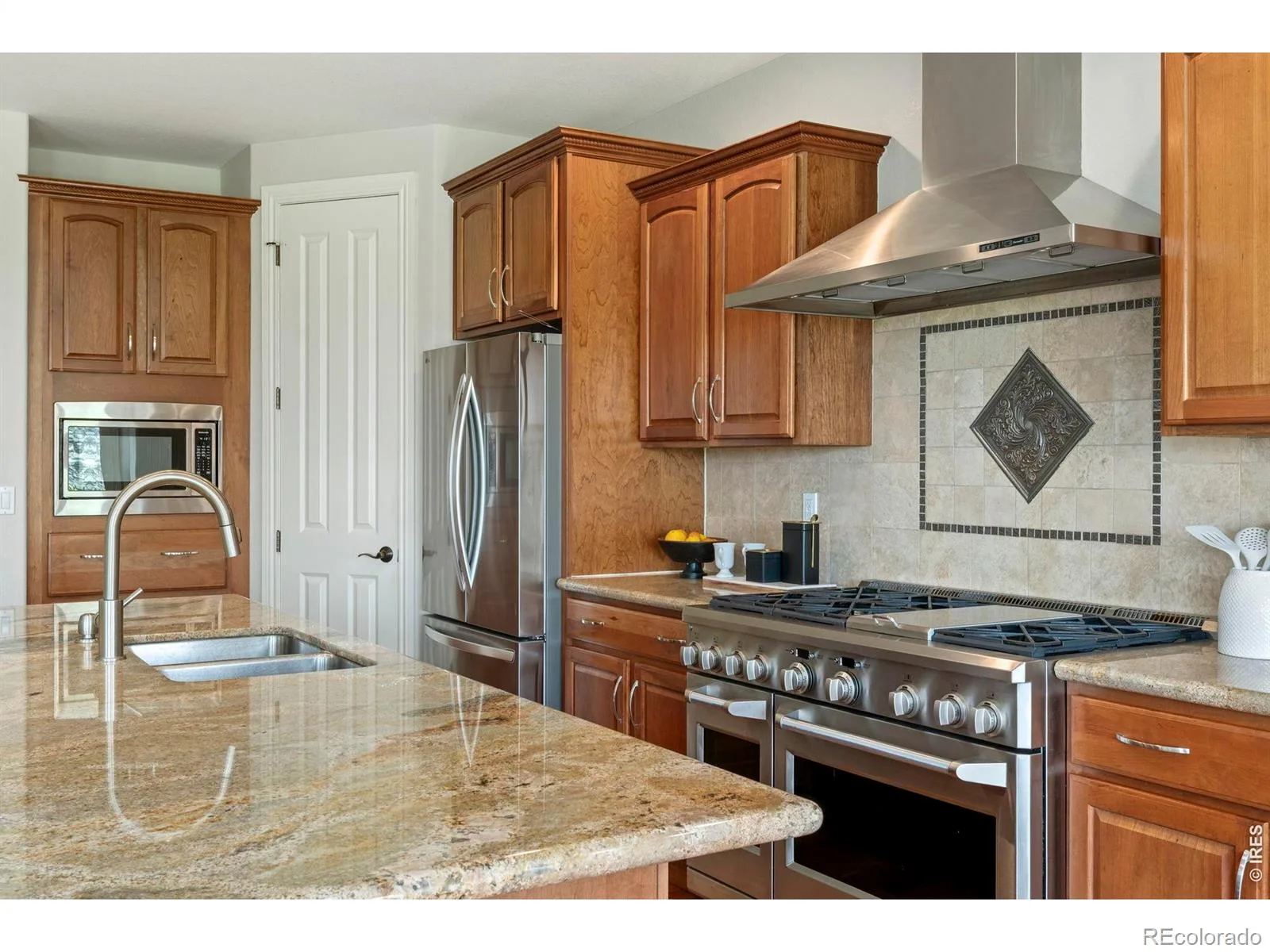 1757 Montgomery Circle Longmont CO 80504 MLS #RECIR1060920 06082026215452 1600 17