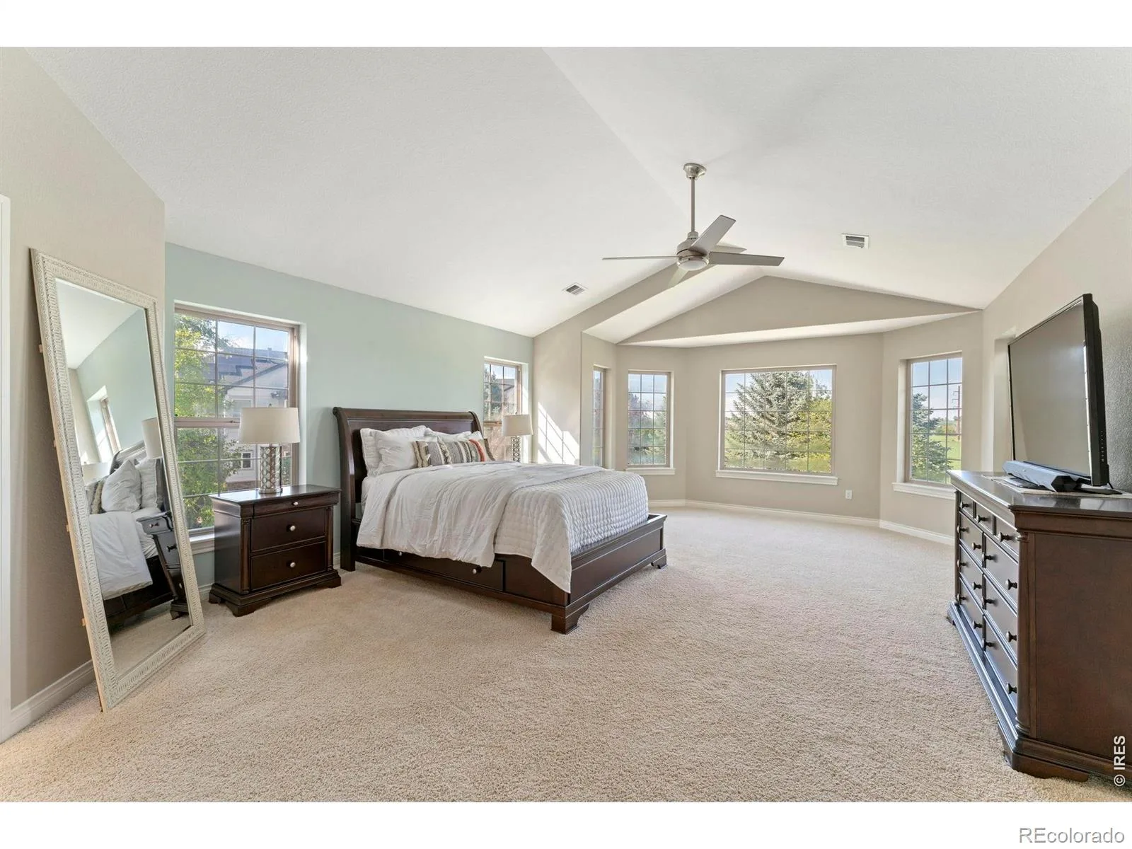 1757 Montgomery Circle Longmont CO 80504 MLS #RECIR1060920 06082026215452 1600 24