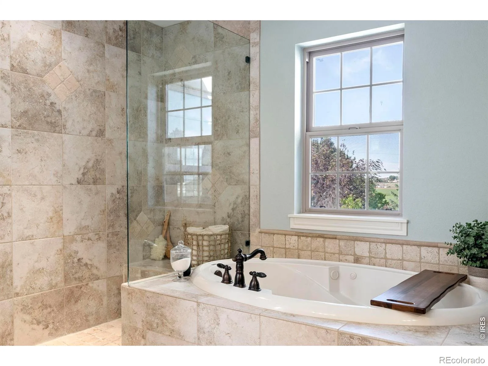 1757 Montgomery Circle Longmont CO 80504 MLS #RECIR1060920 06082026215452 1600 30