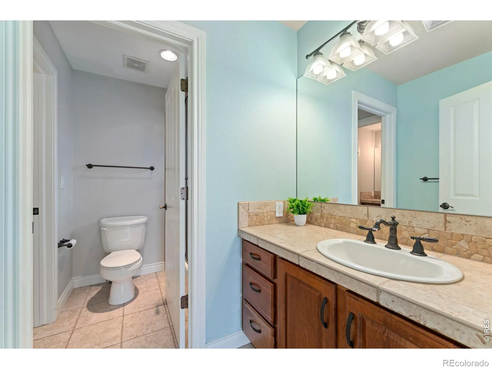 1757 Montgomery Circle Longmont CO 80504 MLS #RECIR1060920 06082026215452 1600 37