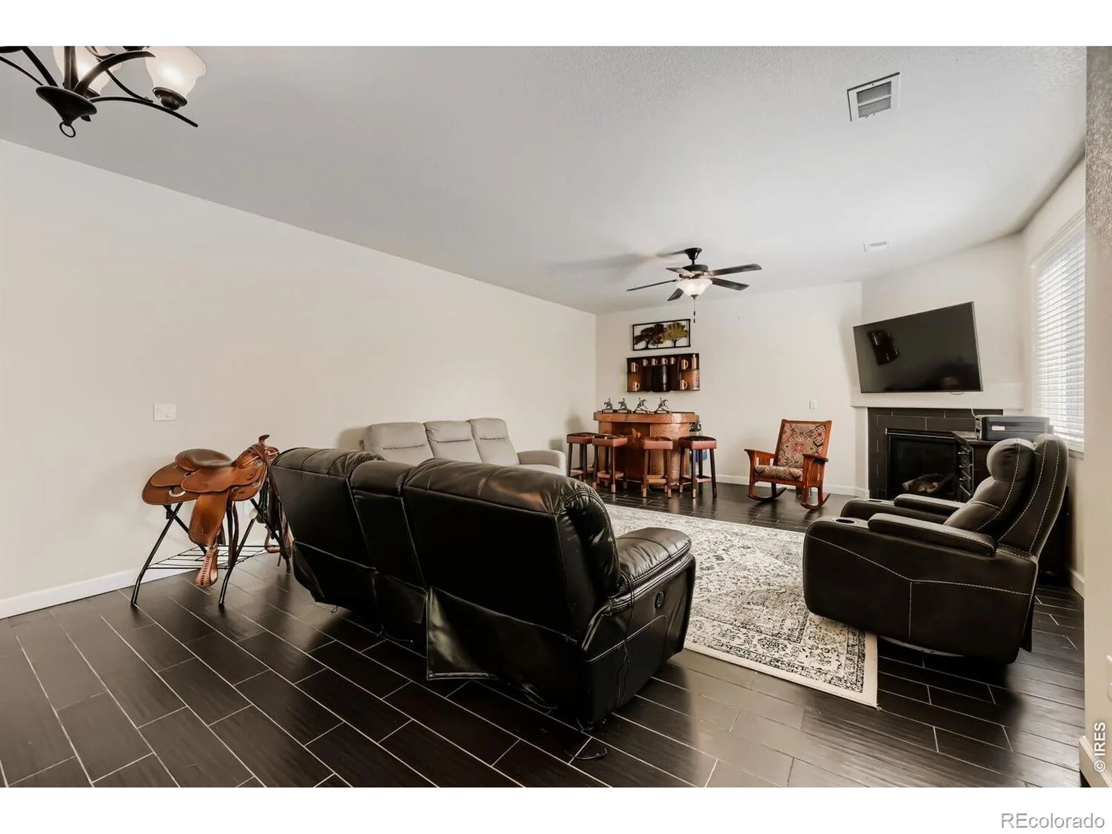 1507 Jackson Court Longmont CO 80501 MLS #RECIR1061083 06092026151956 1600 6