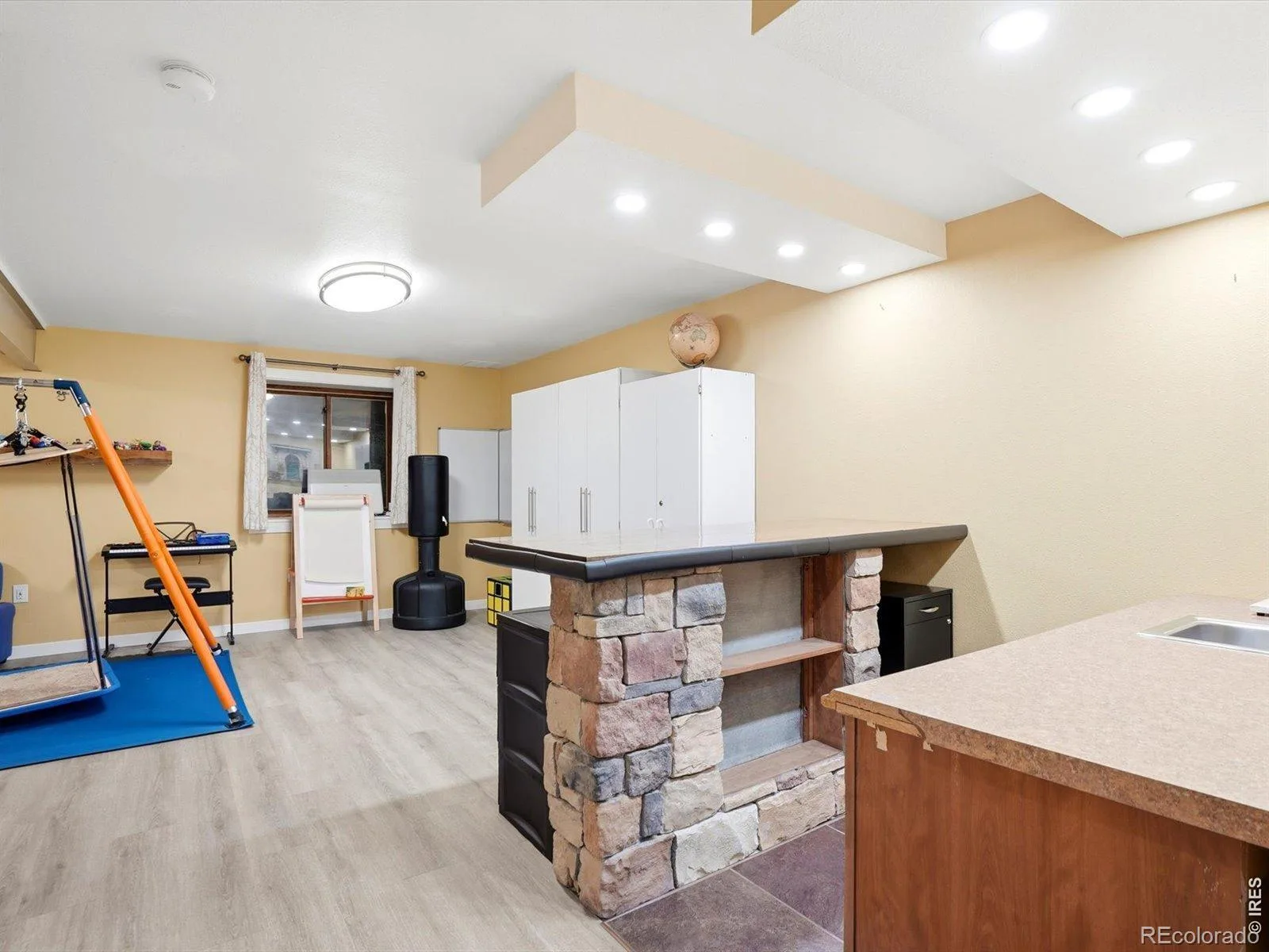 1864 Mount Sneffels Street Longmont CO 80504 | MLS #RECIR1061090 08072026173034 1600 26