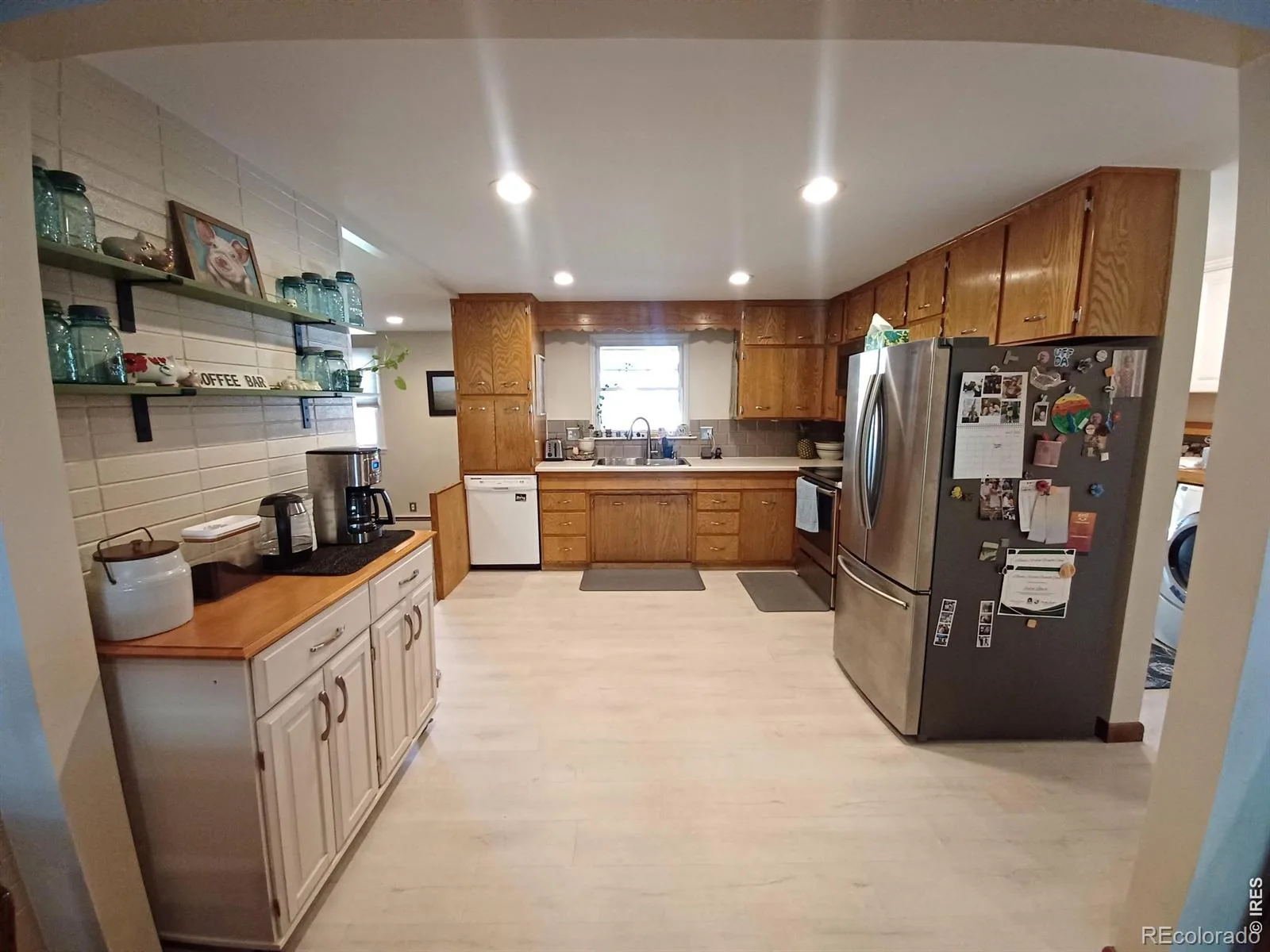 1024 Collyer Street Longmont CO 80501 MLS #RECIR1061152 06082026214040 1600 4
