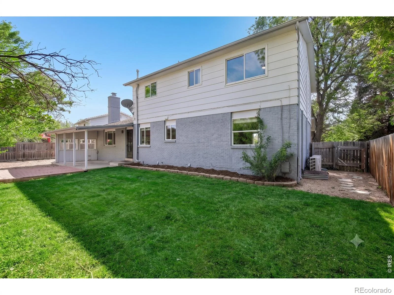 1636 S Vivian Street Longmont CO 80501 MLS #RECIR1061307 06092026192249 1600 40