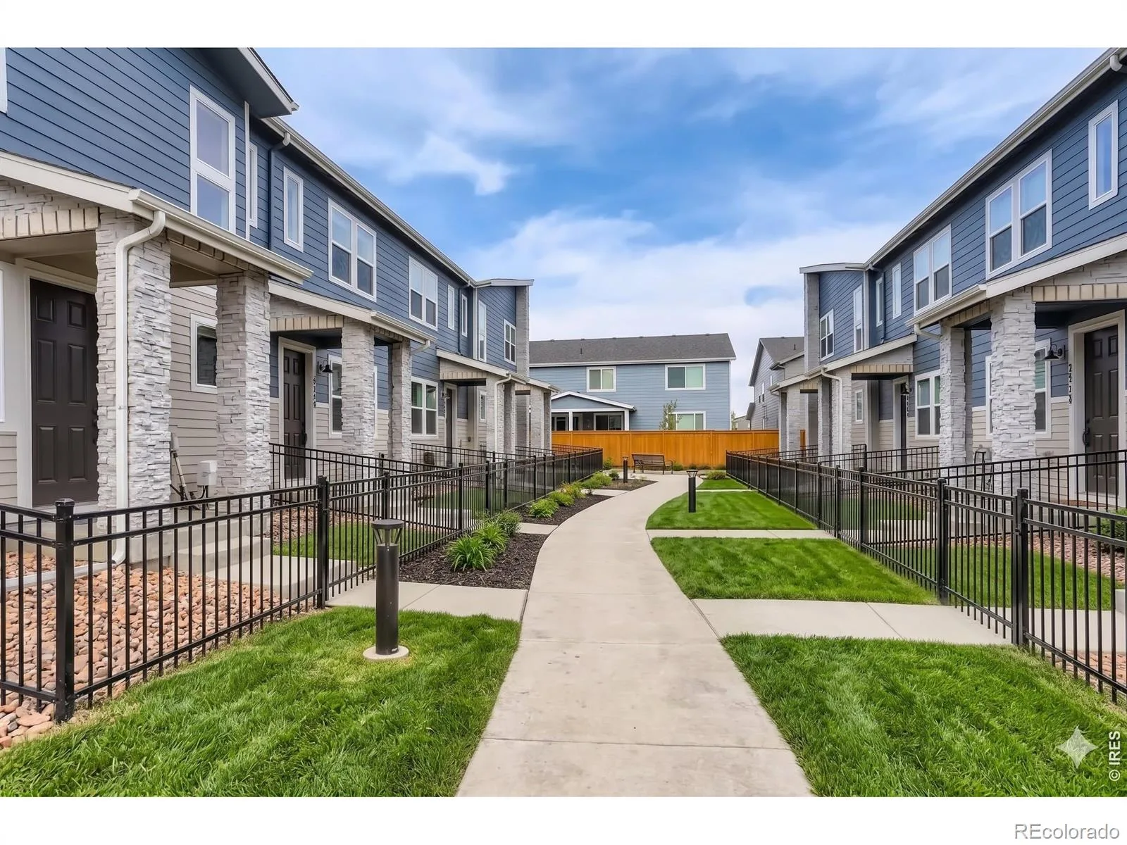 2819 Bear Springs Circle Longmont CO 80503 | MLS #RECIR1061352 06102026191316 1600 1