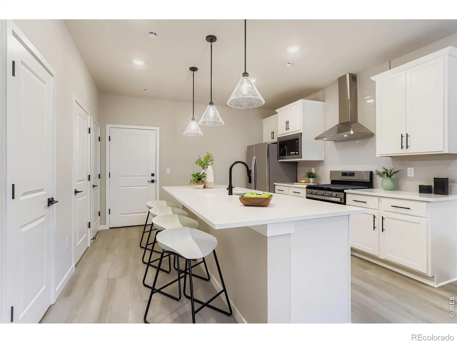 2819 Bear Springs Circle Longmont CO 80503 | MLS #RECIR1061352 06102026191316 1600 10