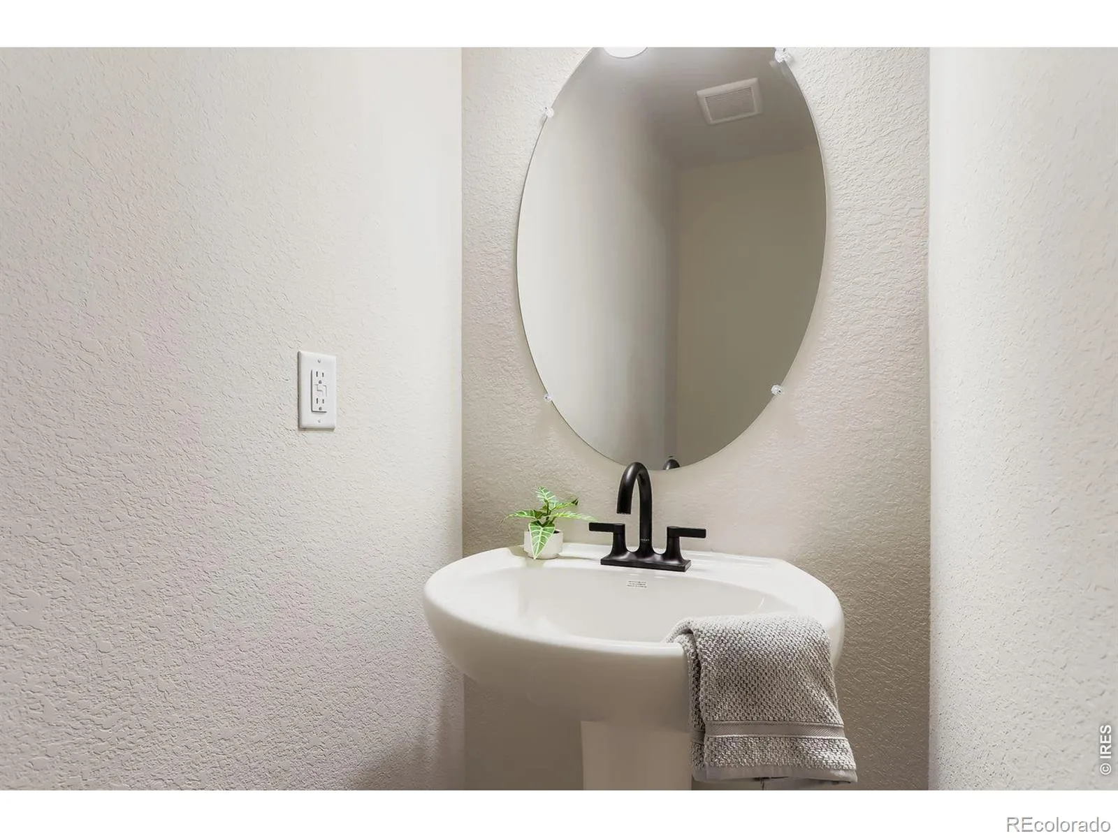 2819 Bear Springs Circle Longmont CO 80503 | MLS #RECIR1061352 06102026191316 1600 15