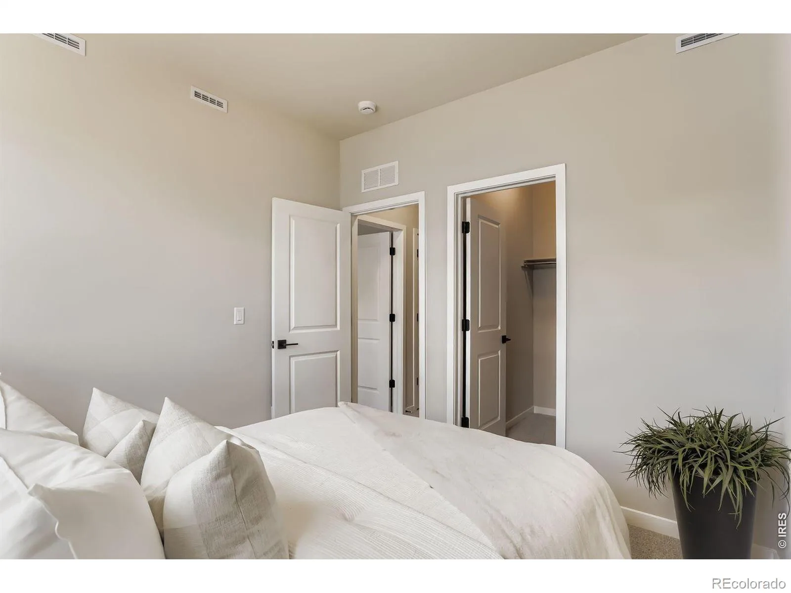 2819 Bear Springs Circle Longmont CO 80503 | MLS #RECIR1061352 06102026191316 1600 23