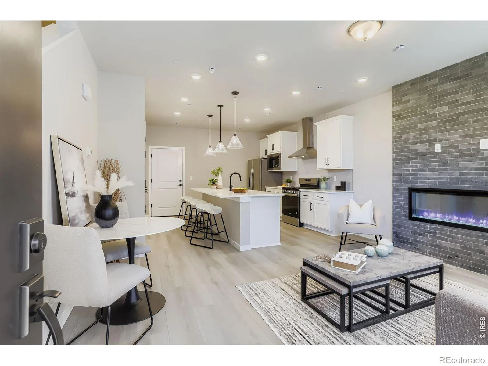 2819 Bear Springs Circle Longmont CO 80503 | MLS #RECIR1061352 06102026191316 1600 6
