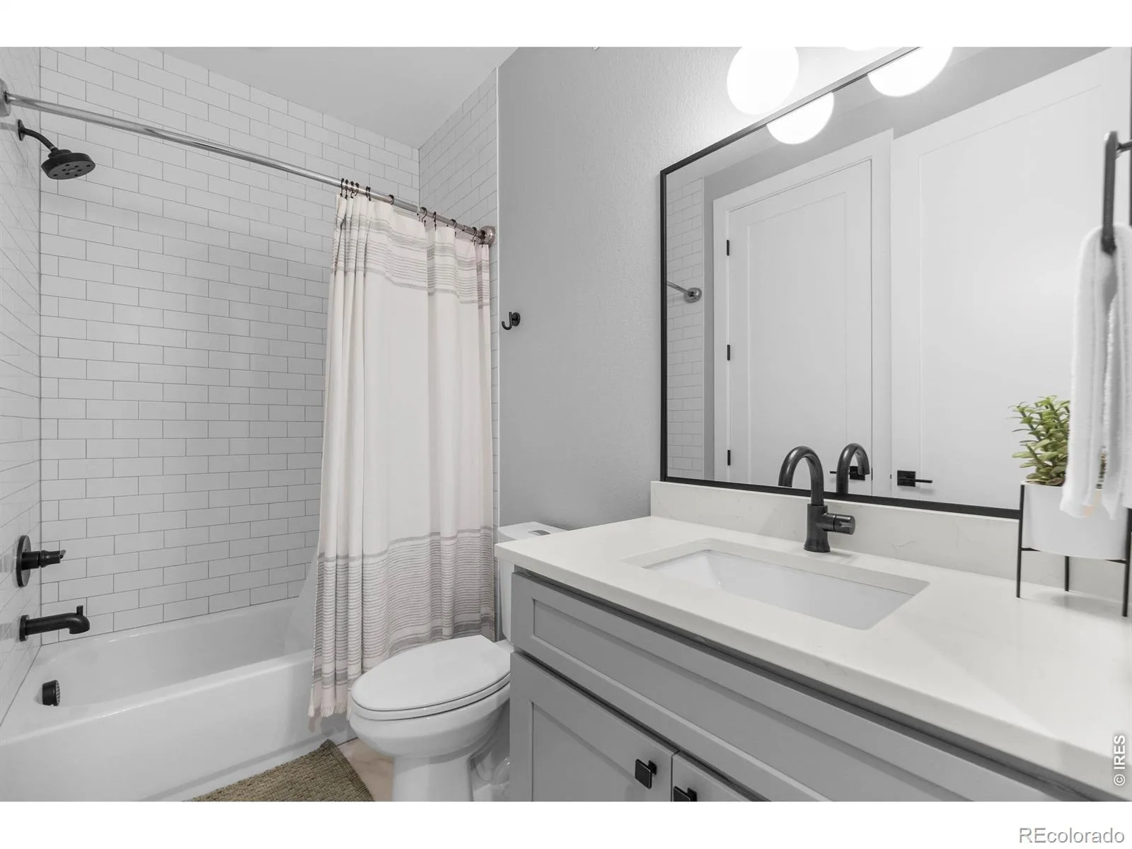 2450 S Humboldt Street Denver CO 80210 MLS #RECIR1061366 06112026163531 1600 13