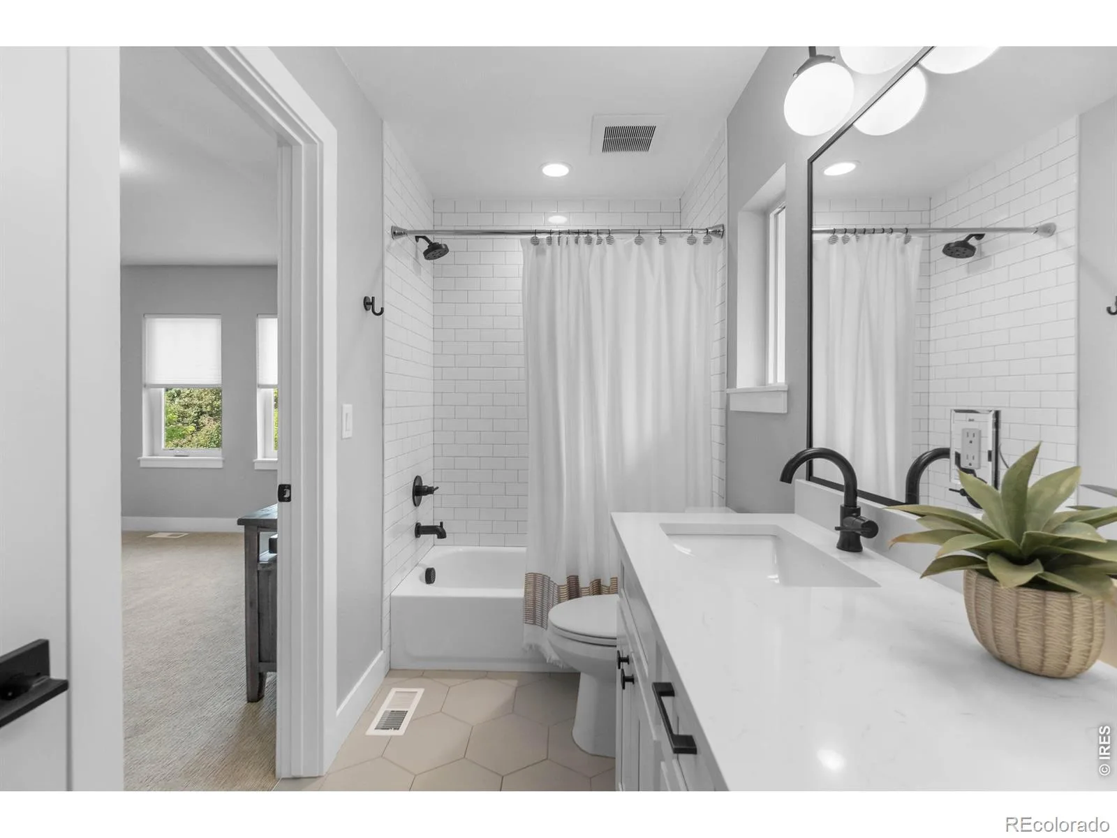 2450 S Humboldt Street Denver CO 80210 MLS #RECIR1061366 06112026163531 1600 30