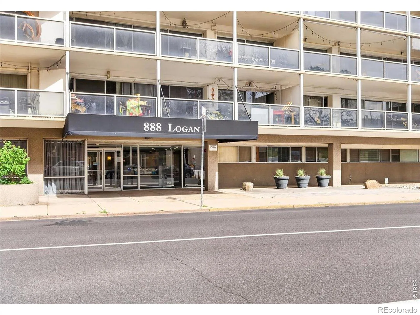 888 N Logan Street #10D Denver CO 80203 MLS #RECIR1061431 06112026164258 1600 36