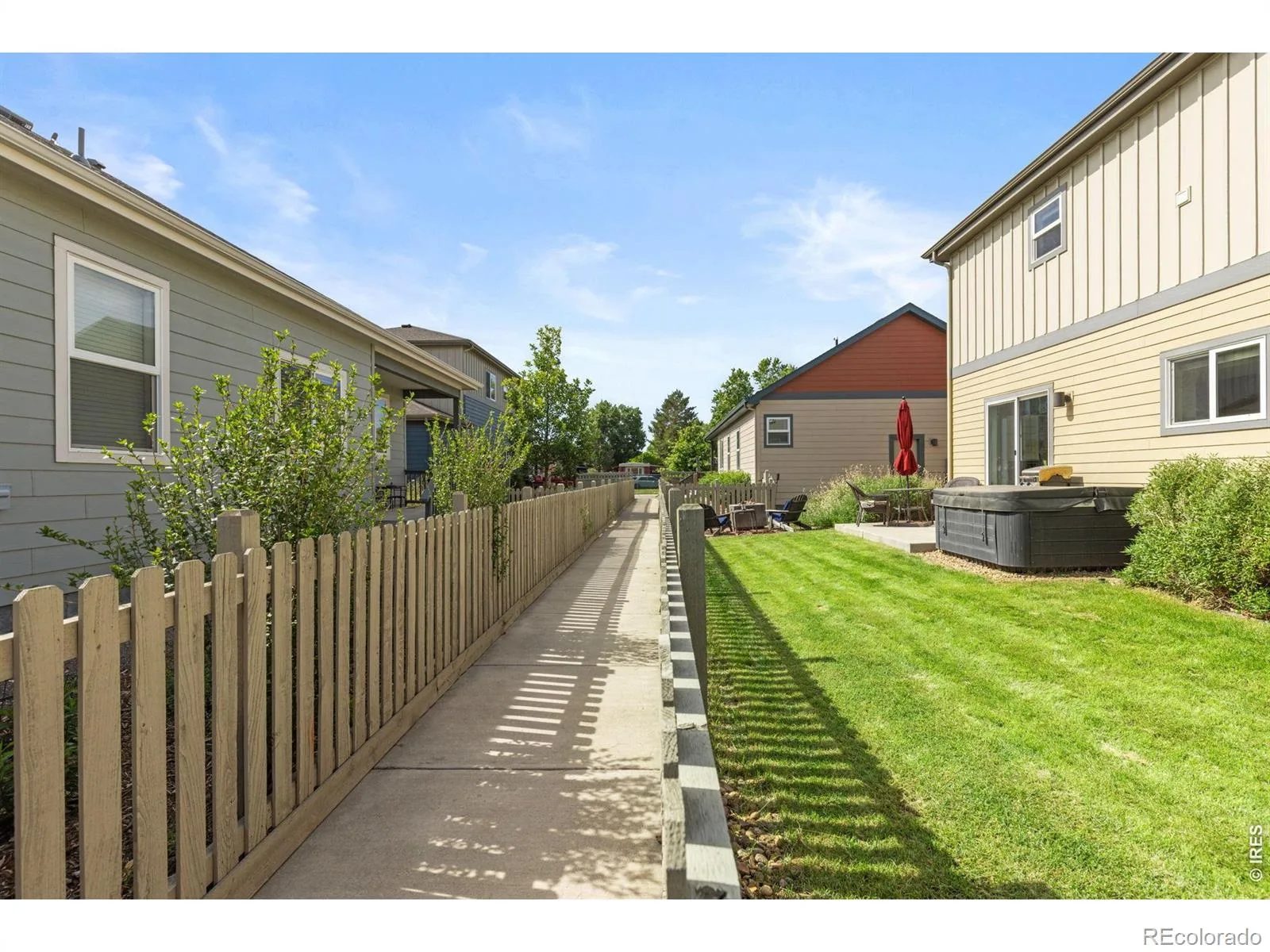 1324 Country Court Longmont CO 80501 MLS #RECIR1061499 06112026204808 1600 22