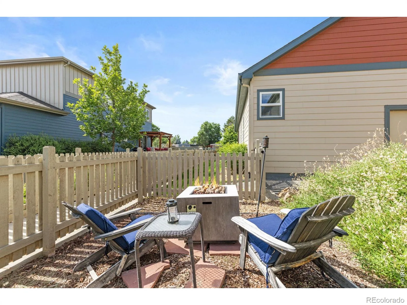 1324 Country Court Longmont CO 80501 MLS #RECIR1061499 06112026204808 1600 23