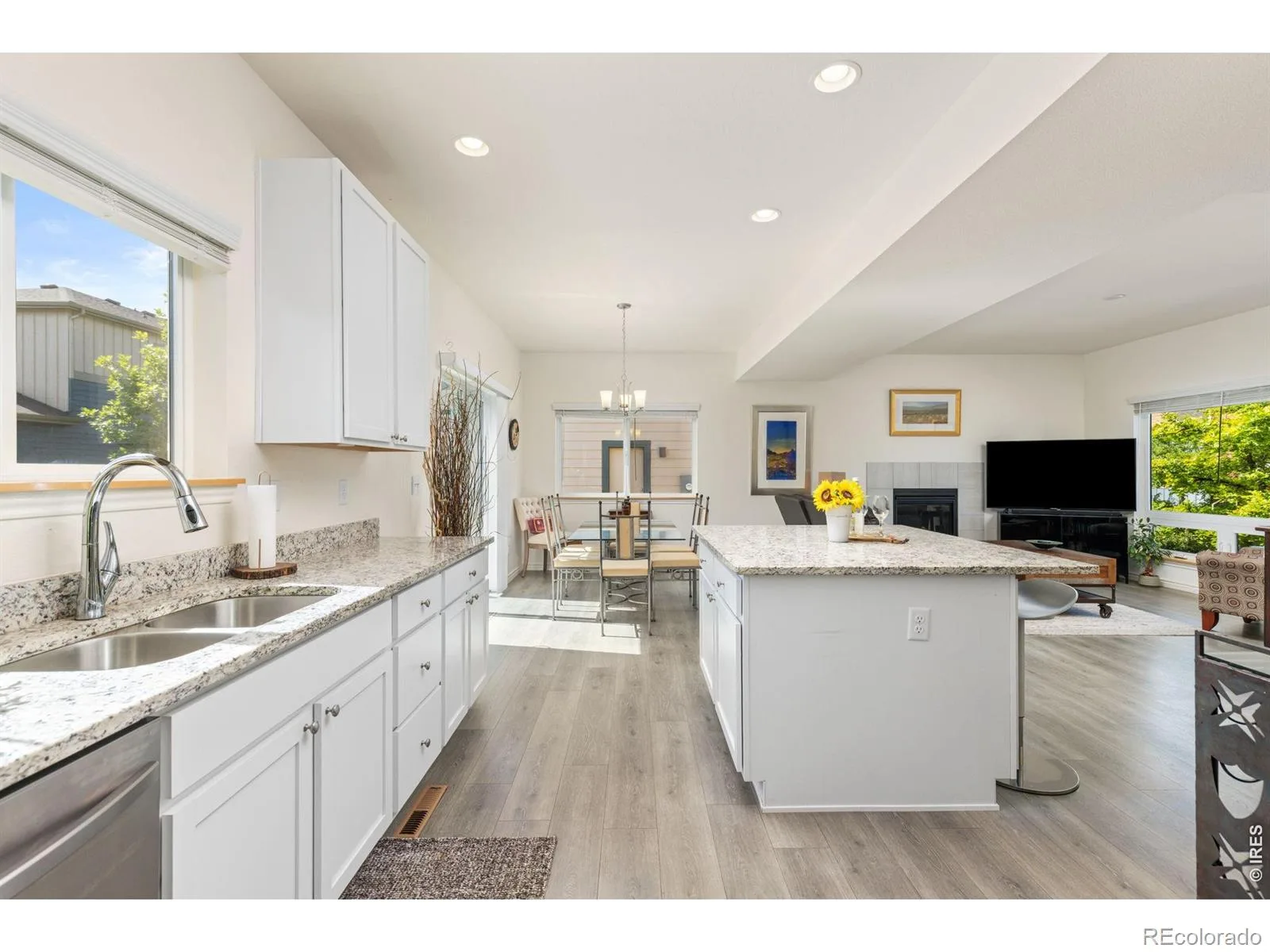1324 Country Court Longmont CO 80501 MLS #RECIR1061499 06112026204808 1600 9