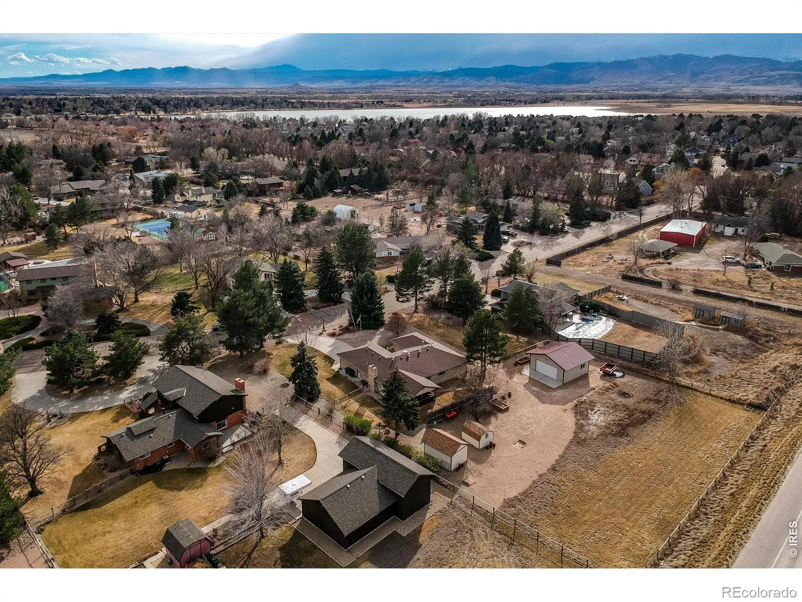 2806 Lake Park Way Longmont CO 80503 MLS #RECIR1061630 06122026175616 1600 39