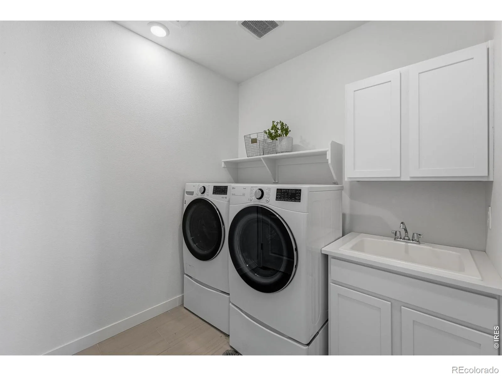 941 Wildrose Place Erie CO 80516 | MLS #RECIR1061745 07022026011254 1600 31
