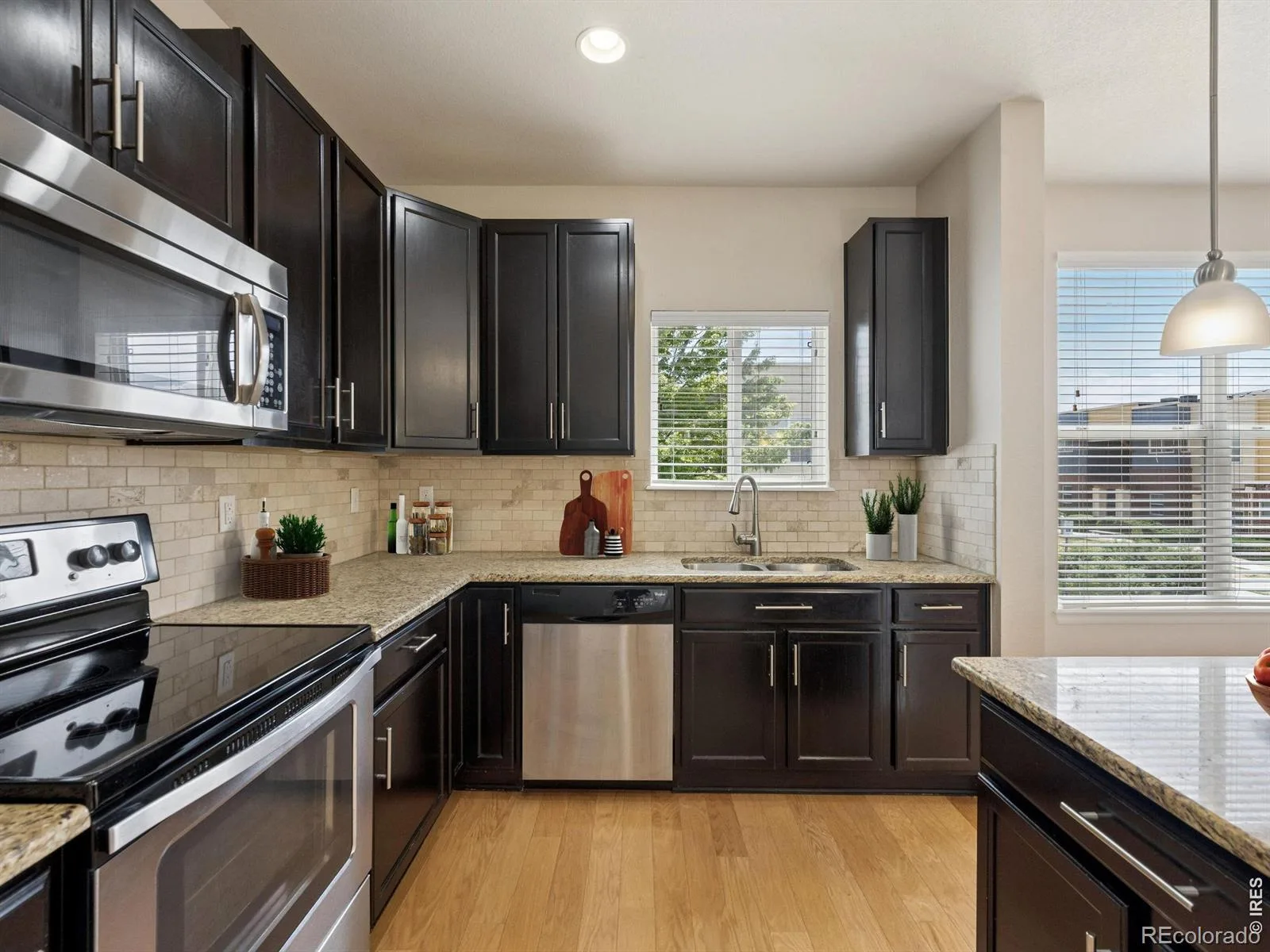 11202 Colony Circle Broomfield CO 80021 | MLS #RECIR1061759 06142026012246 1600 3