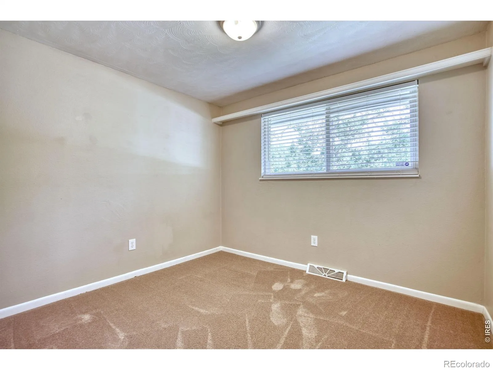 1113 Kansas Avenue Longmont CO 80501 MLS #RECIR1061820 06162026222206 1600 12