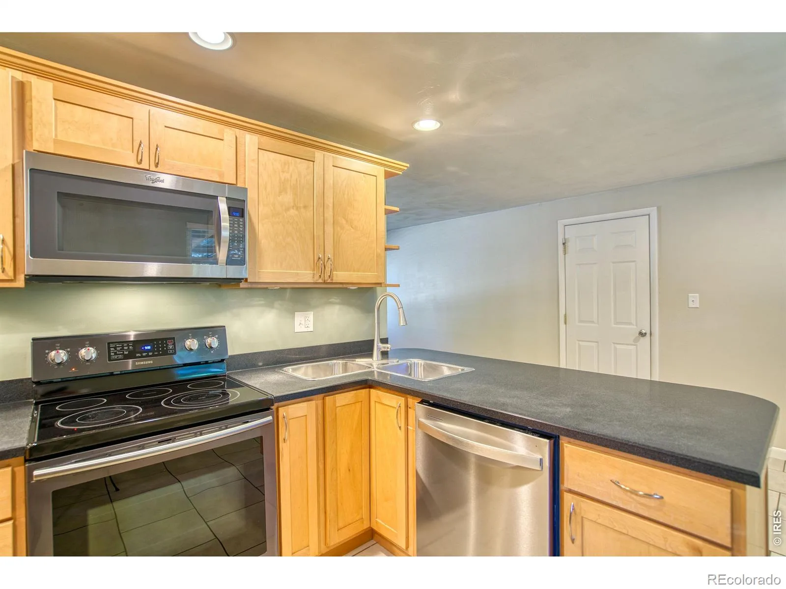 1113 Kansas Avenue Longmont CO 80501 MLS #RECIR1061820 06162026222206 1600 7