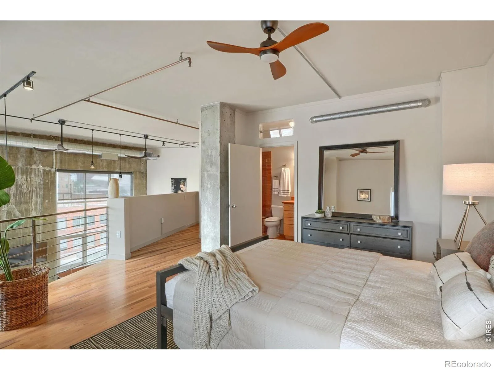 1050 Cherokee Street #401 Denver CO 80204 MLS #RECIR1061849 06222026005305 1600 18