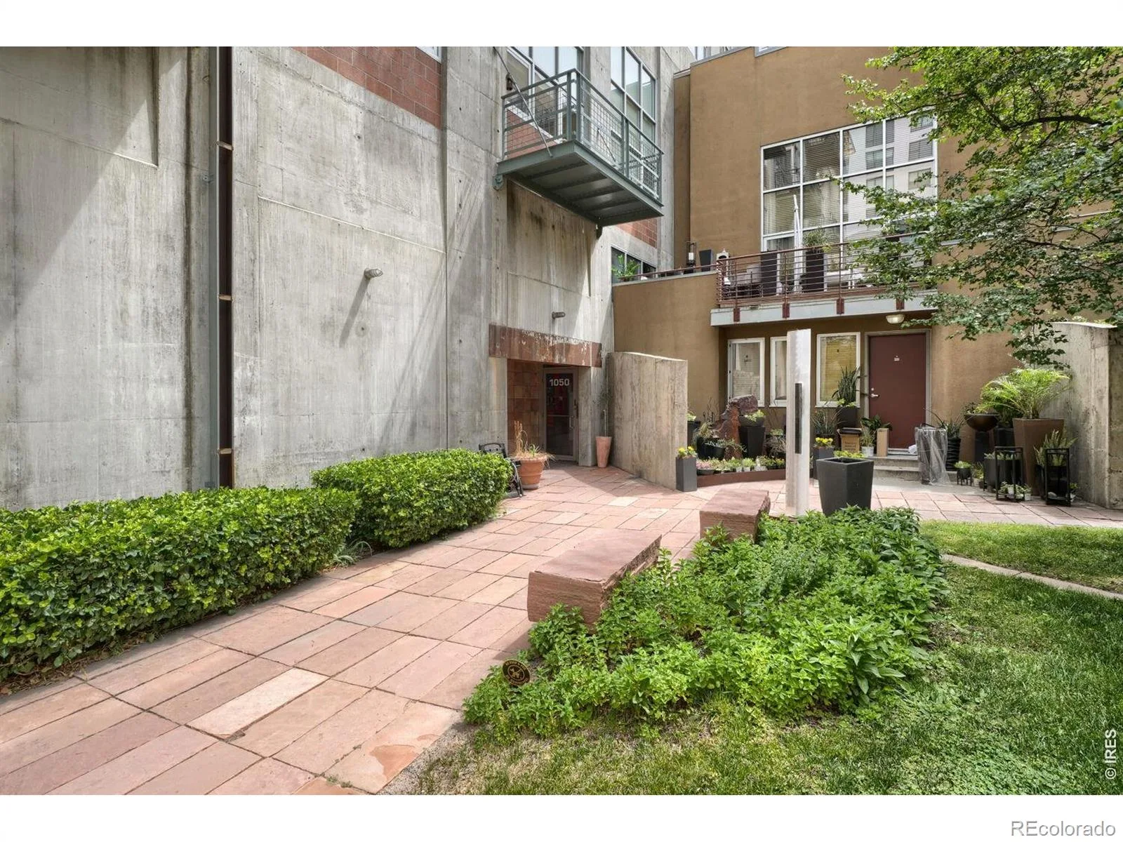 1050 Cherokee Street #401 Denver CO 80204 MLS #RECIR1061849 06222026005305 1600 27