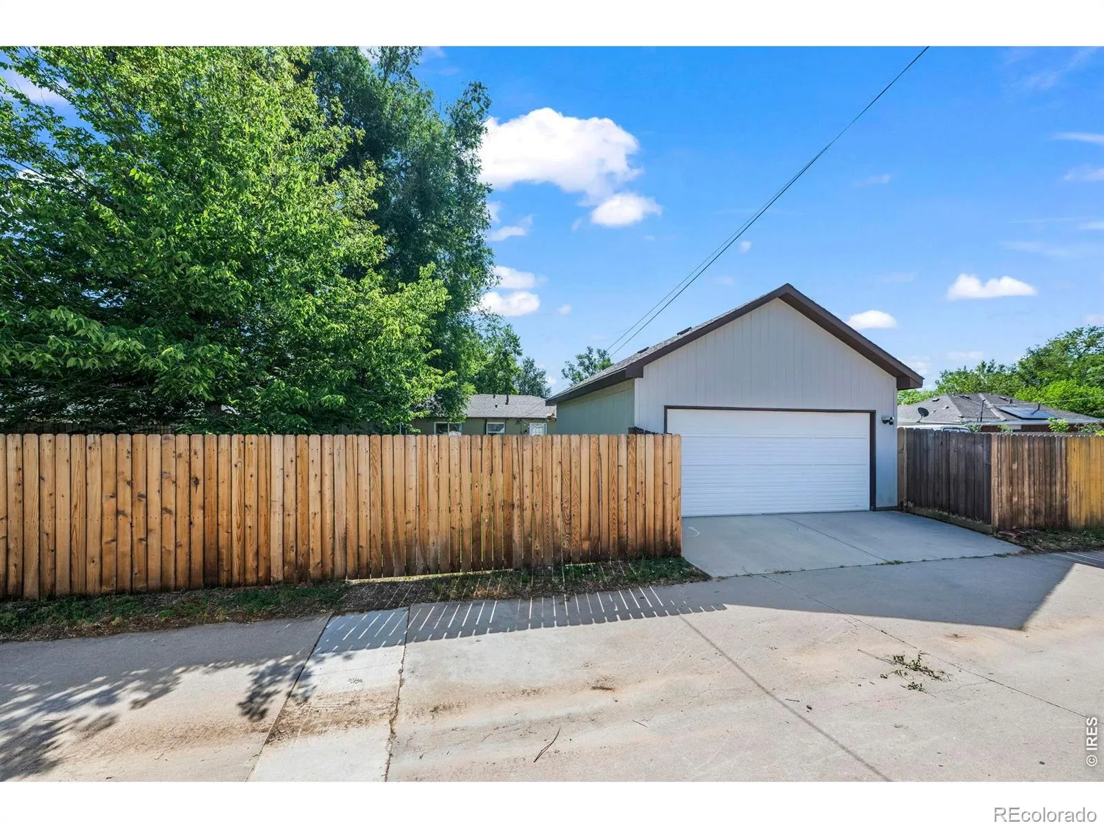 3051 Grape Street Denver CO 80207 MLS #RECIR1061944 06162026222340 1600 23
