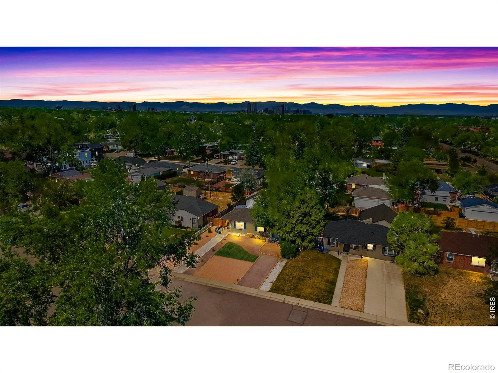 3051 Grape Street Denver CO 80207 MLS #RECIR1061944 06162026222340 1600 34