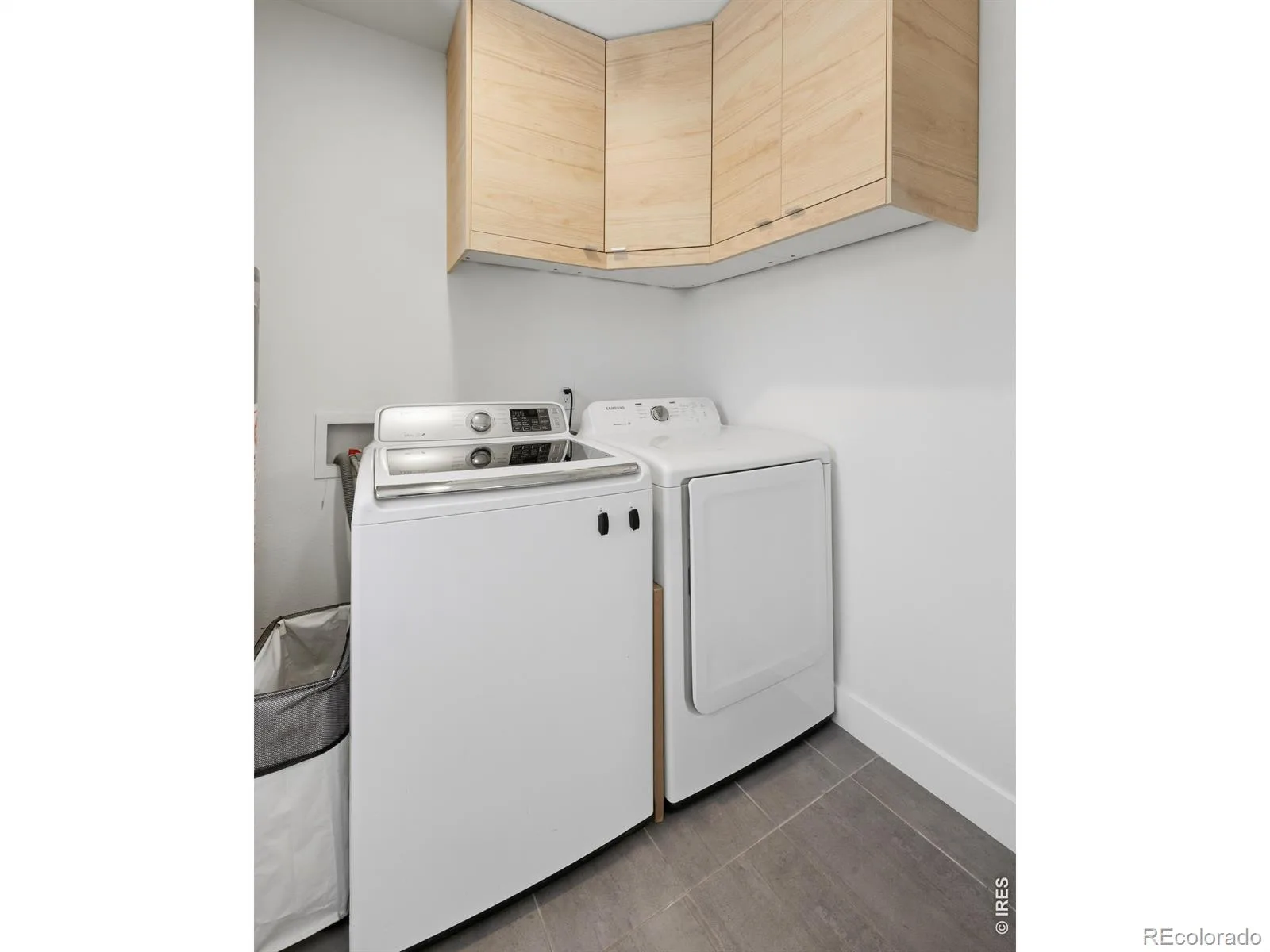 5151 E Thrill Place Denver CO 80207 MLS #RECIR1061971 06172026001035 1600 18