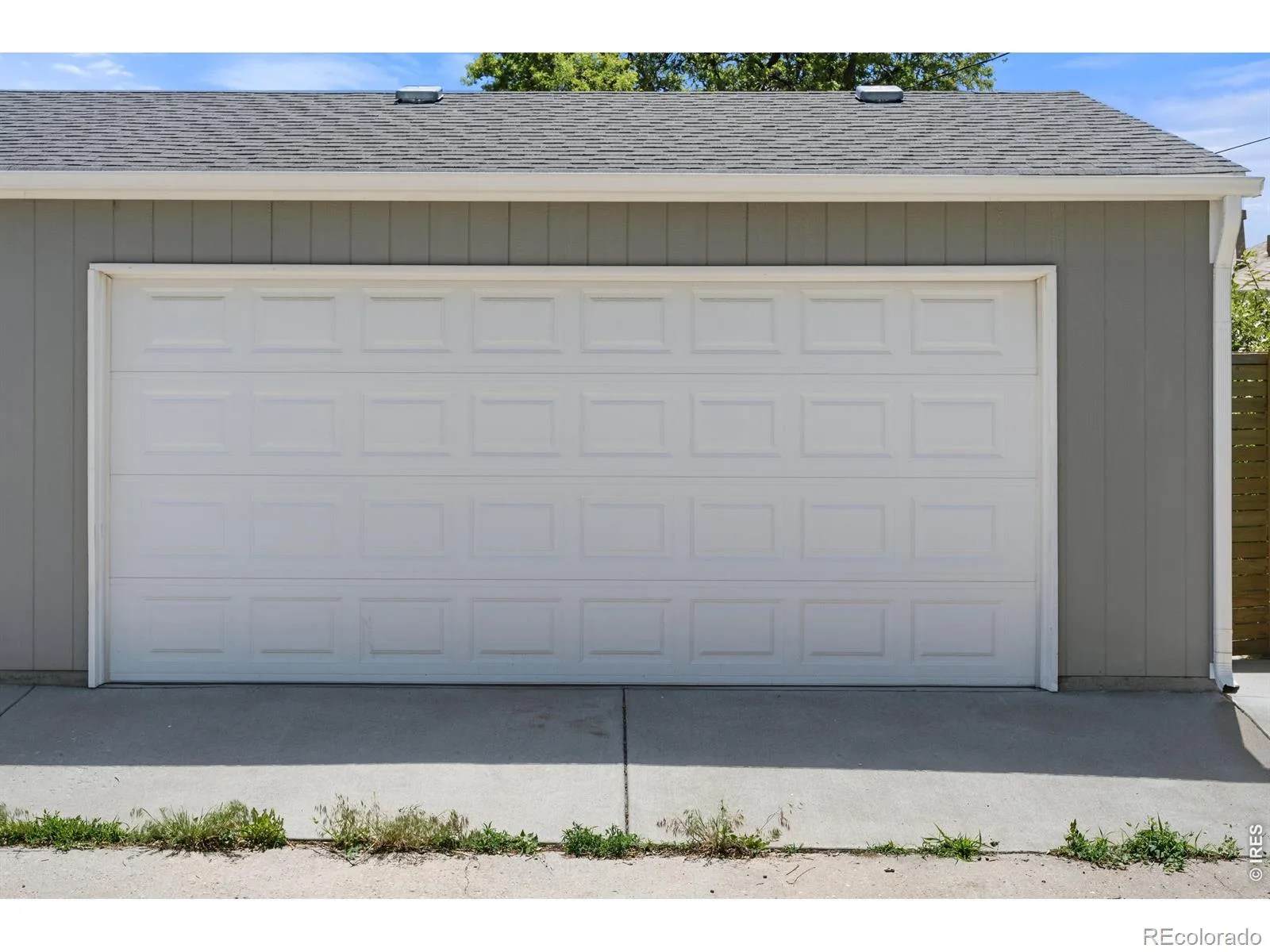 5151 E Thrill Place Denver CO 80207 MLS #RECIR1061971 06172026001035 1600 21