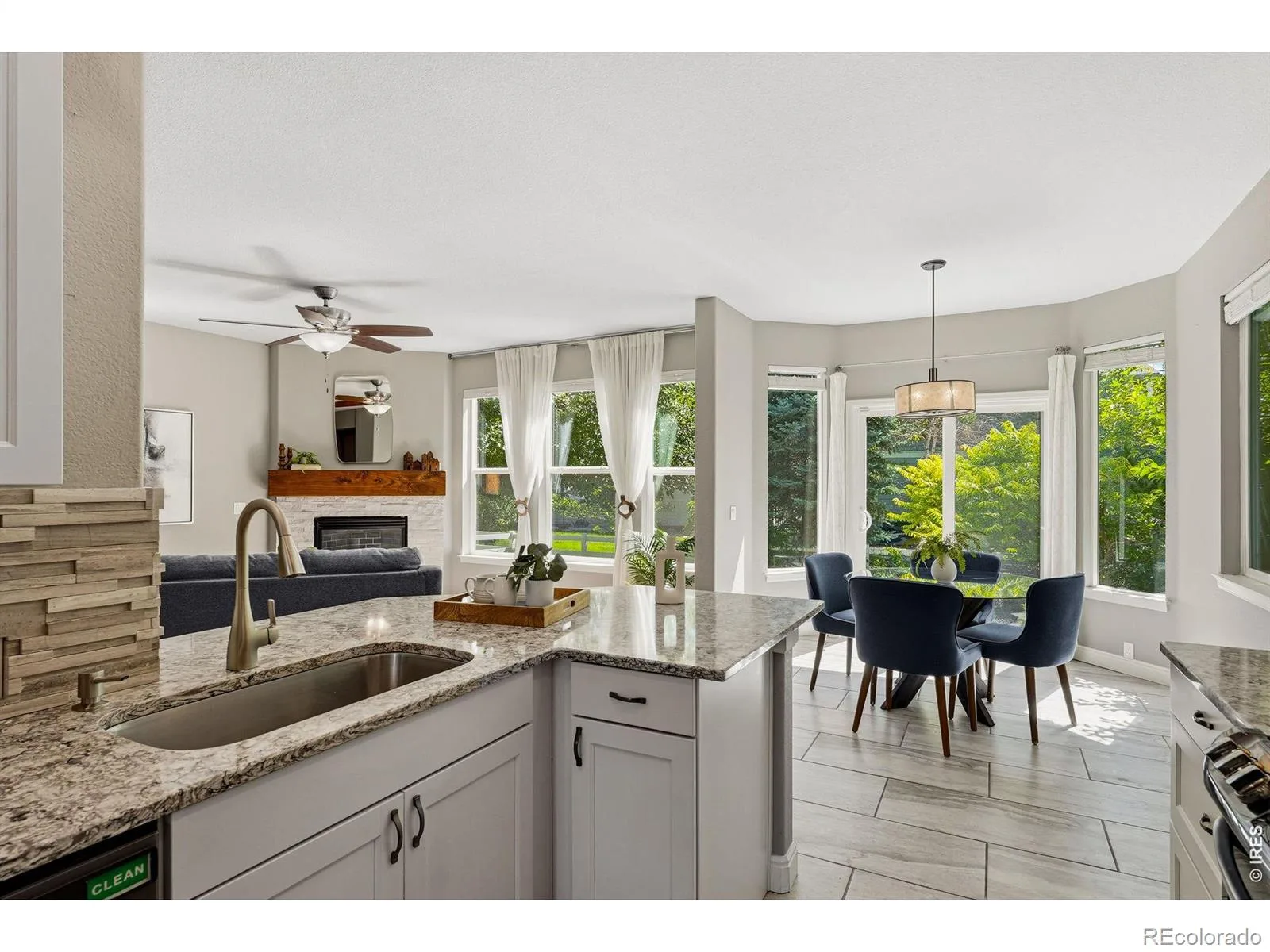 1604 Naples Lane Longmont CO 80503 MLS #RECIR1062084 06182026000130 1600 13