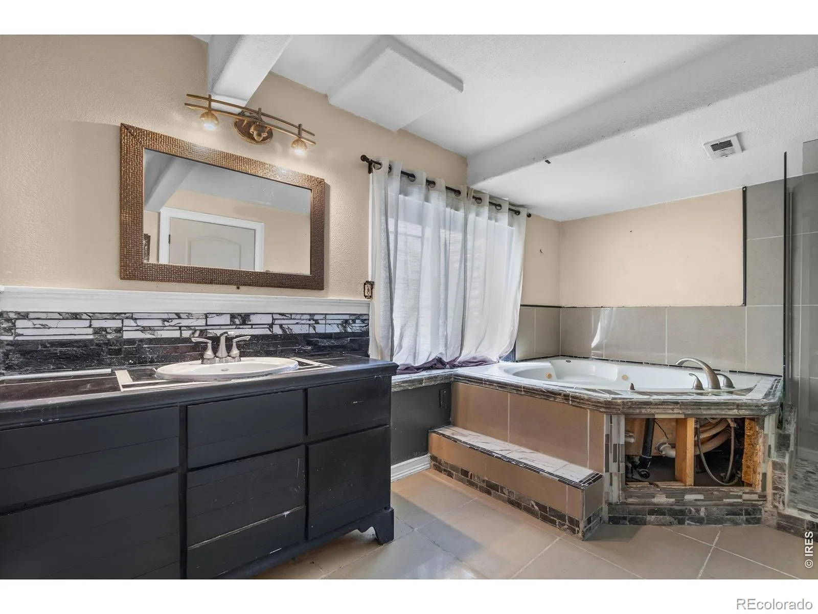 15731 W 64th Place Arvada CO 80007 | MLS #RECIR1062152 06192026041355 1600 18