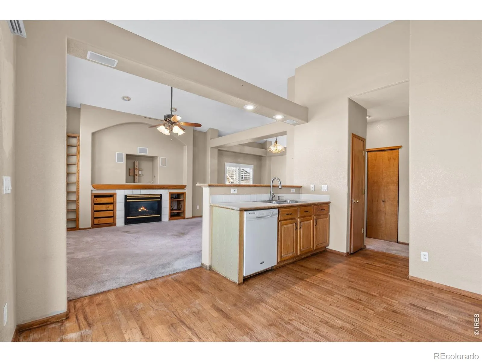15731 W 64th Place Arvada CO 80007 | MLS #RECIR1062152 06192026041355 1600 8