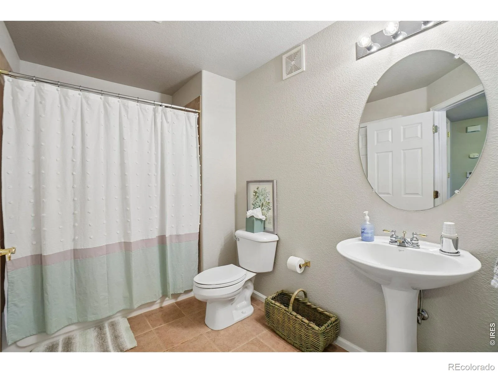 1703 Whitehall Drive #8C Longmont CO 80504 | MLS #RECIR1062162 06182026235446 1600 24