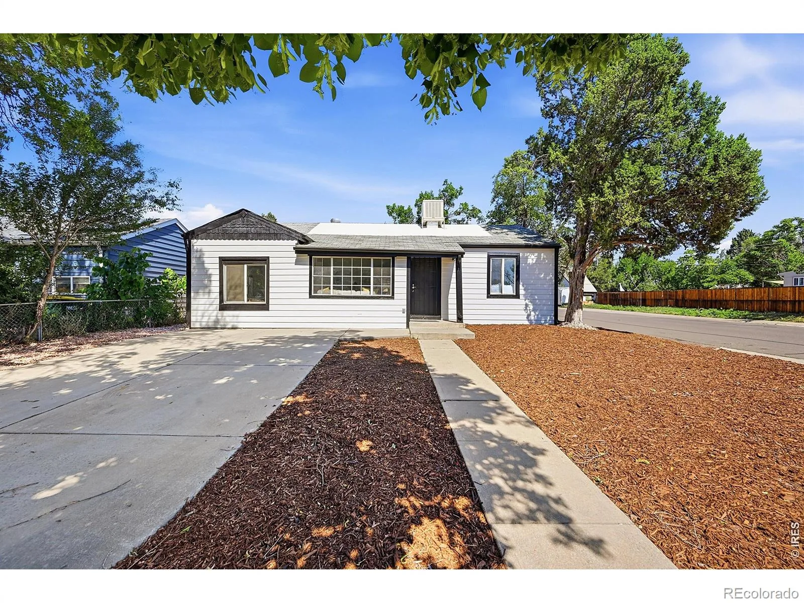 1902 Kenton Street Aurora CO 80010 | MLS #RECIR1062208 08112026003748 1600 1