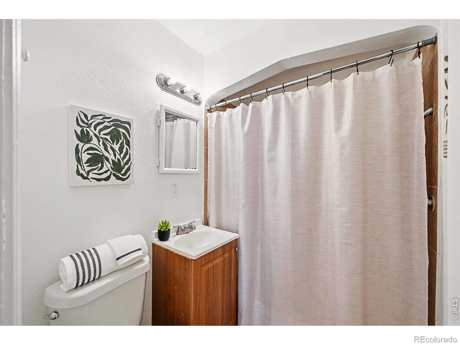 1902 Kenton Street Aurora CO 80010 | MLS #RECIR1062208 08112026003748 1600 18