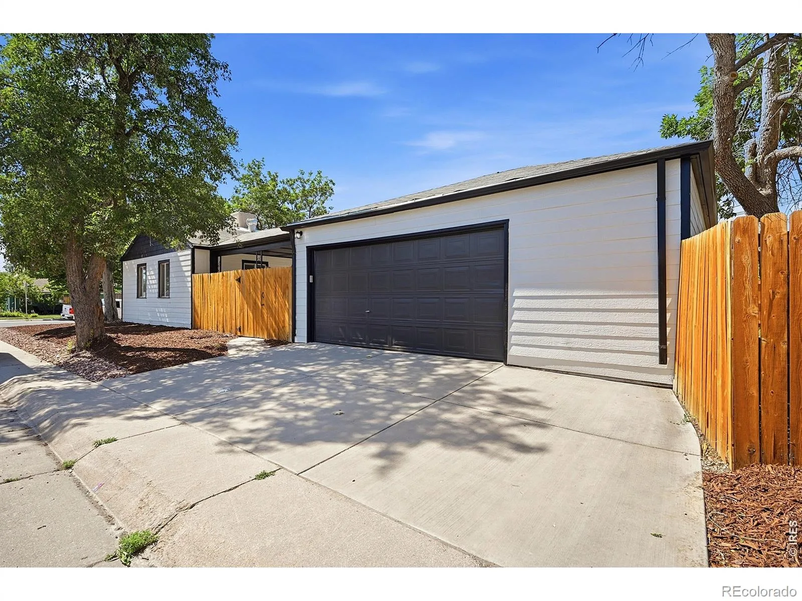 1902 Kenton Street Aurora CO 80010 | MLS #RECIR1062208 08112026003748 1600 3