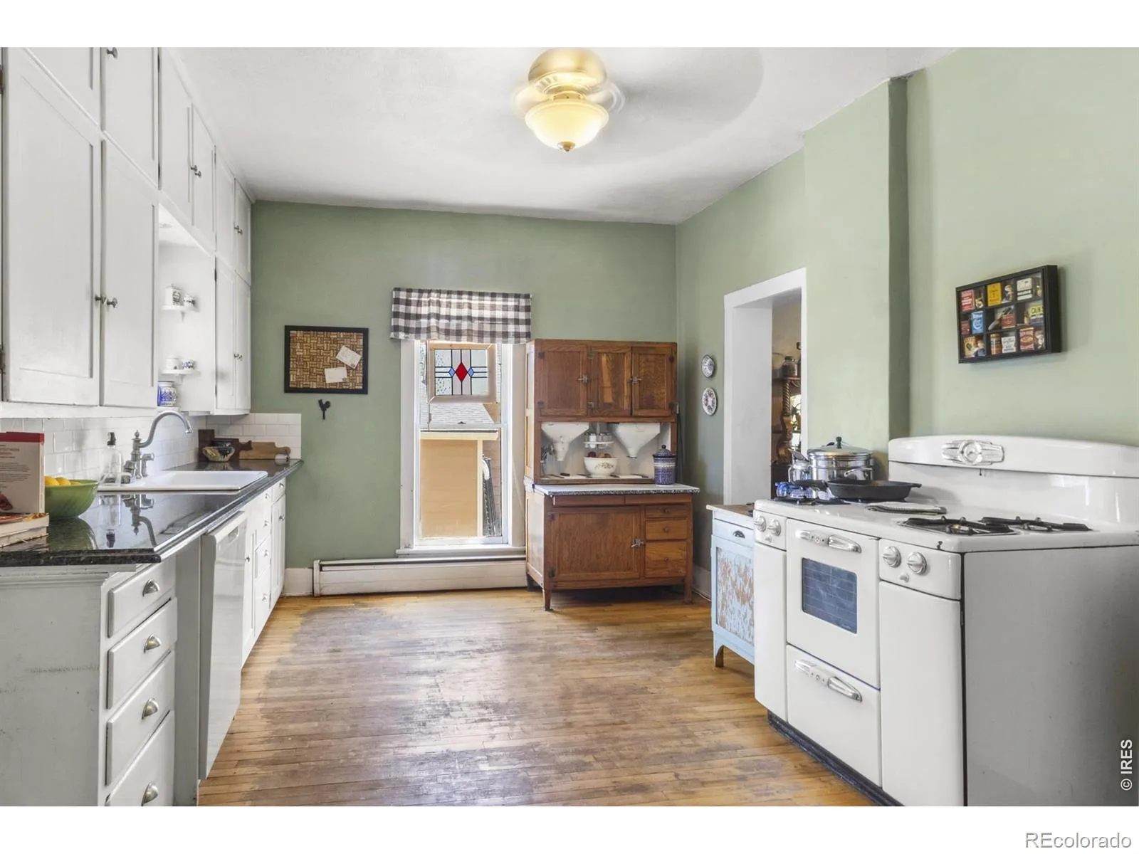 128 Bowen Street Longmont CO 80501 | MLS #RECIR1062241 06192026060753 1600 8