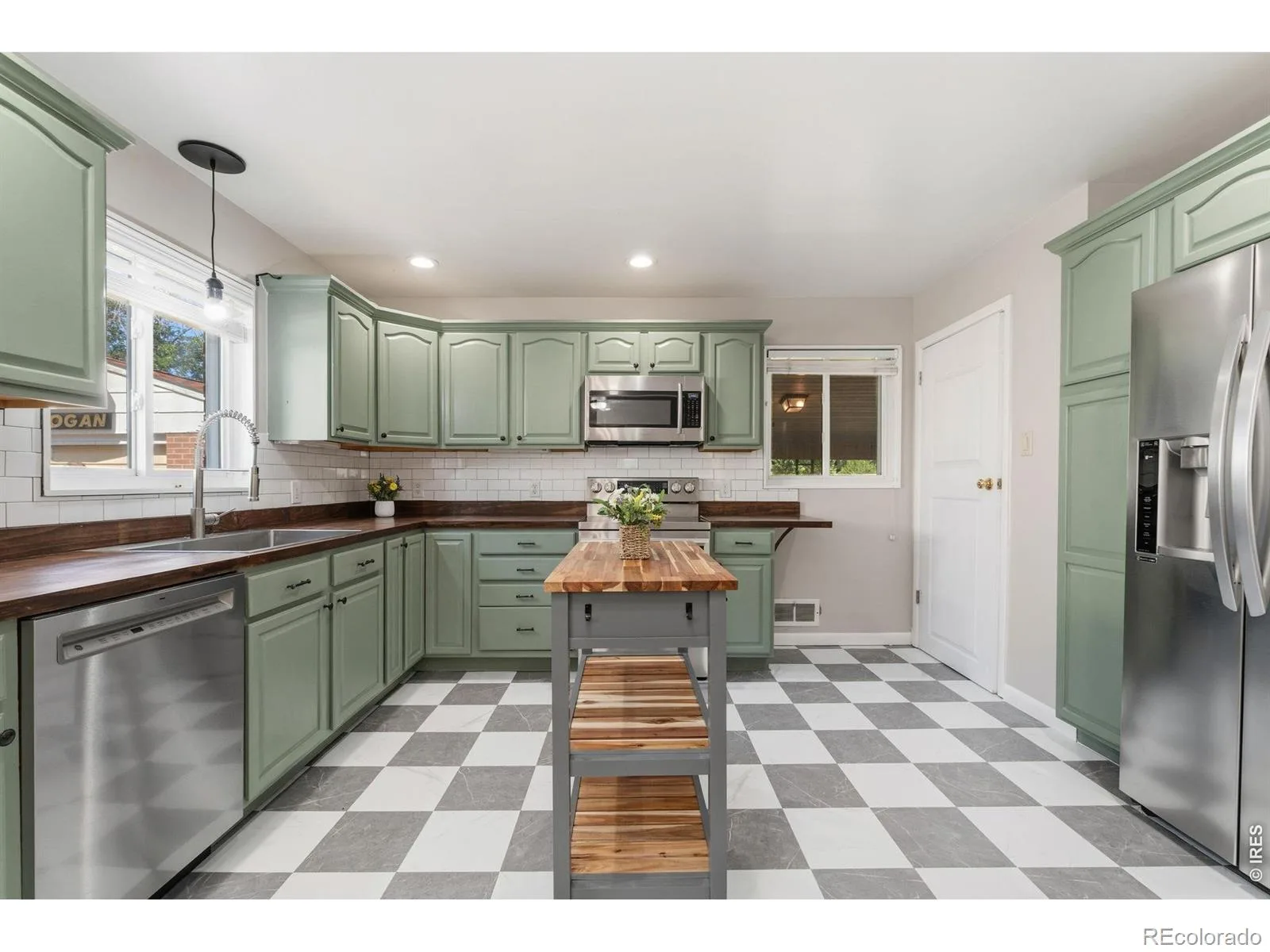 7270 Avrum Drive Denver CO 80221 | MLS #RECIR1062335 06202026011148 1600 11
