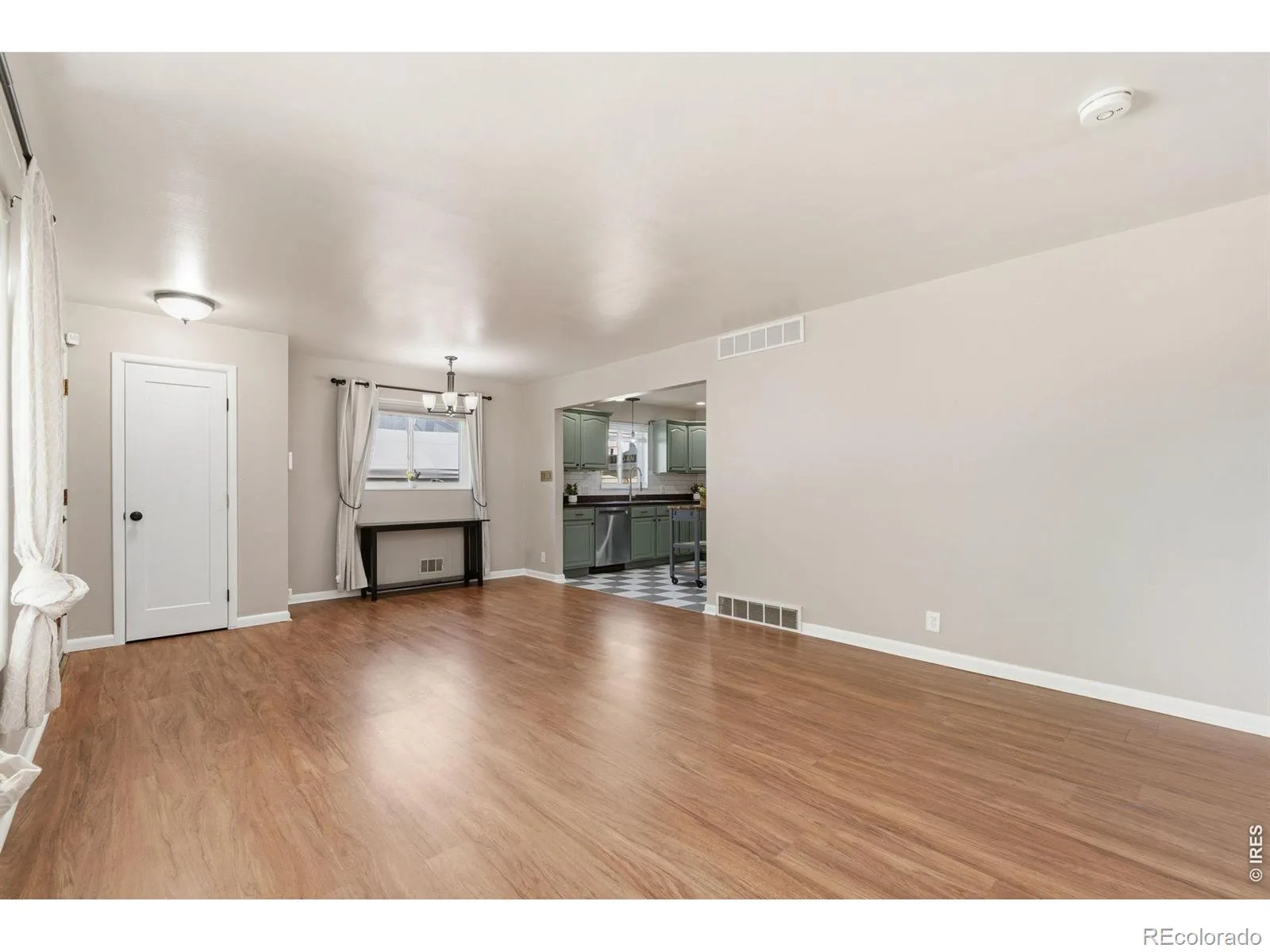 7270 Avrum Drive Denver CO 80221 | MLS #RECIR1062335 06202026011148 1600 5